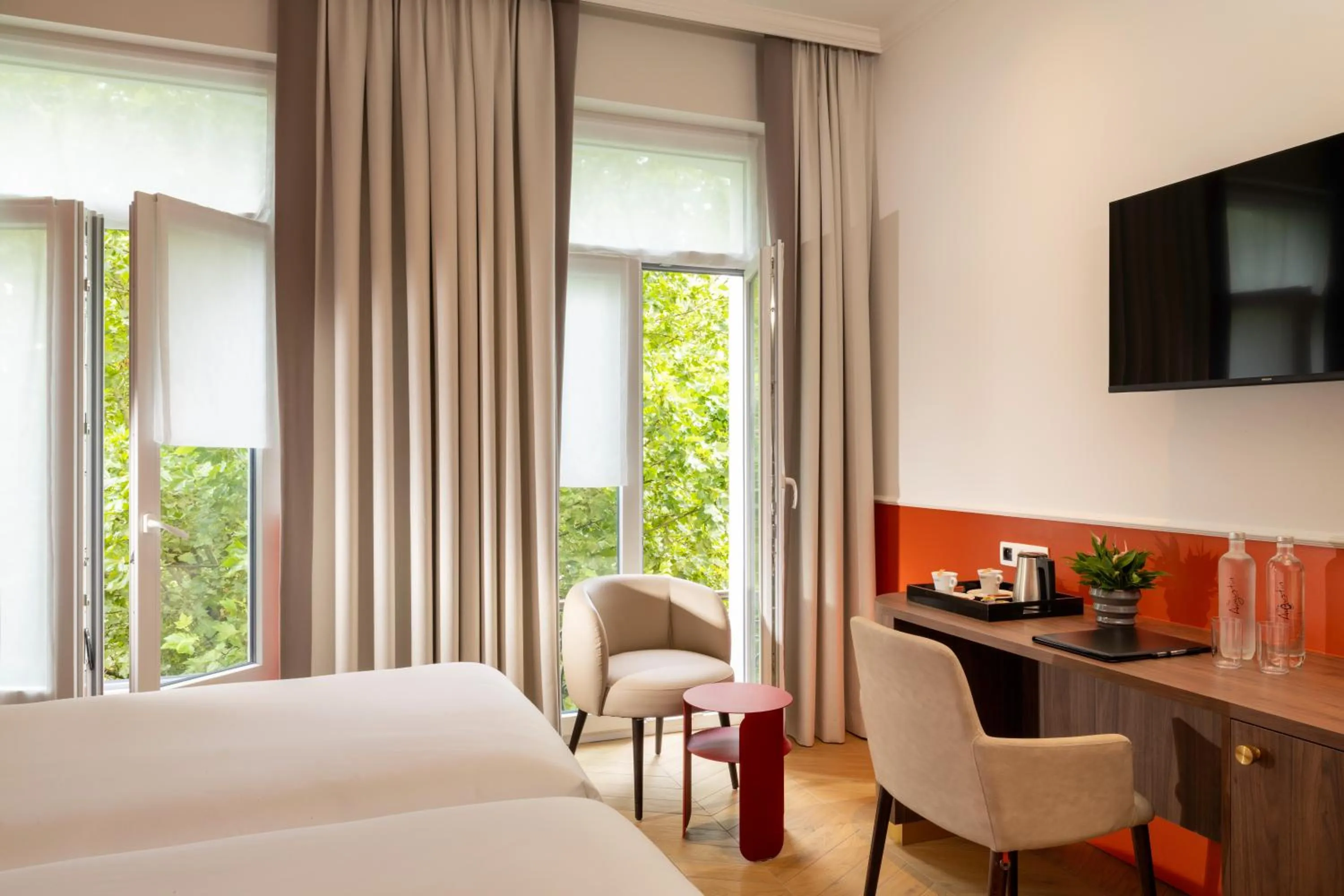 Photo of the whole room, Bed in Hotel The Augustin