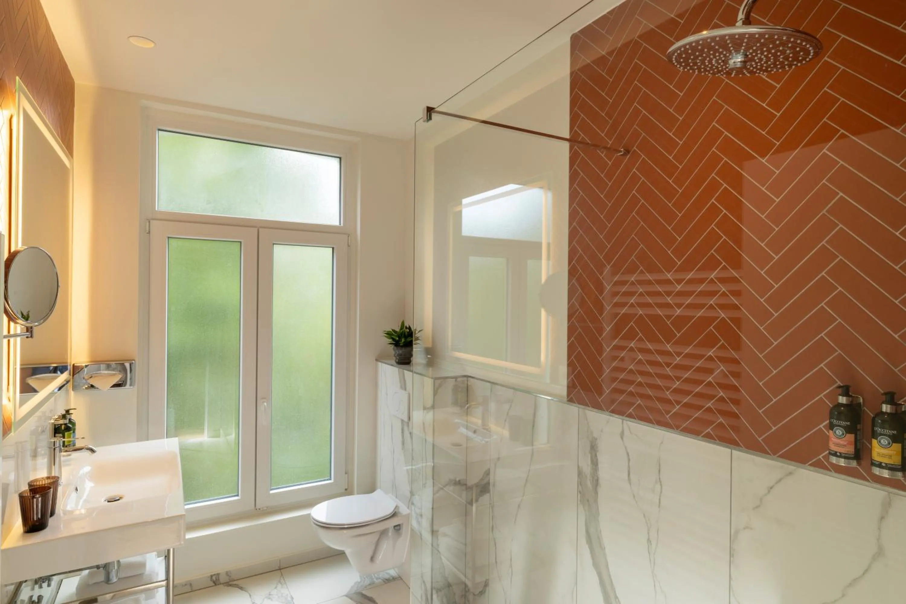 Shower in Hotel The Augustin