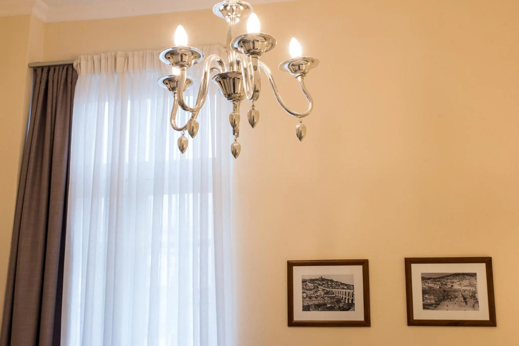 Decorative detail in Old Town Inn