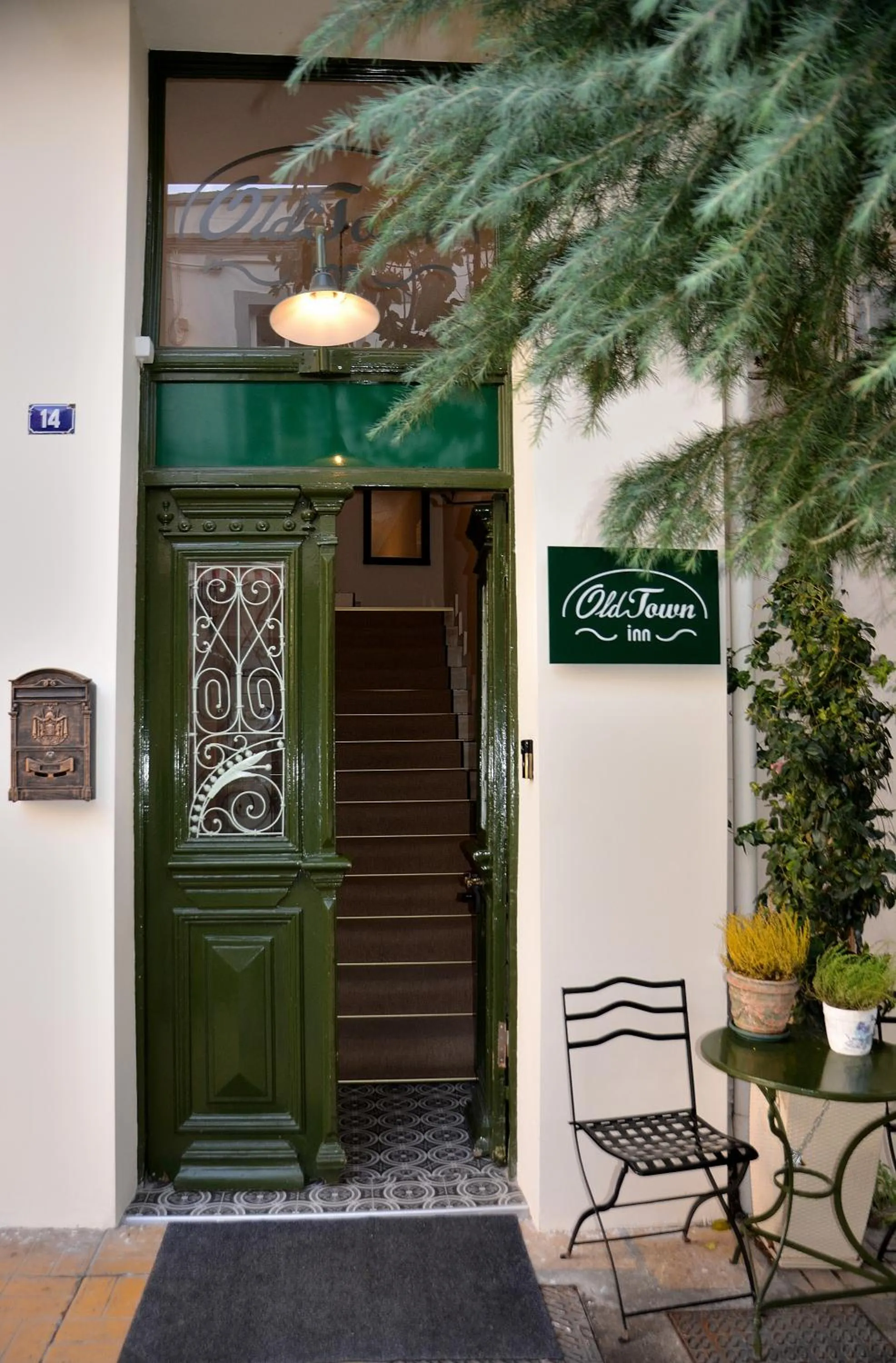 Facade/entrance in Old Town Inn