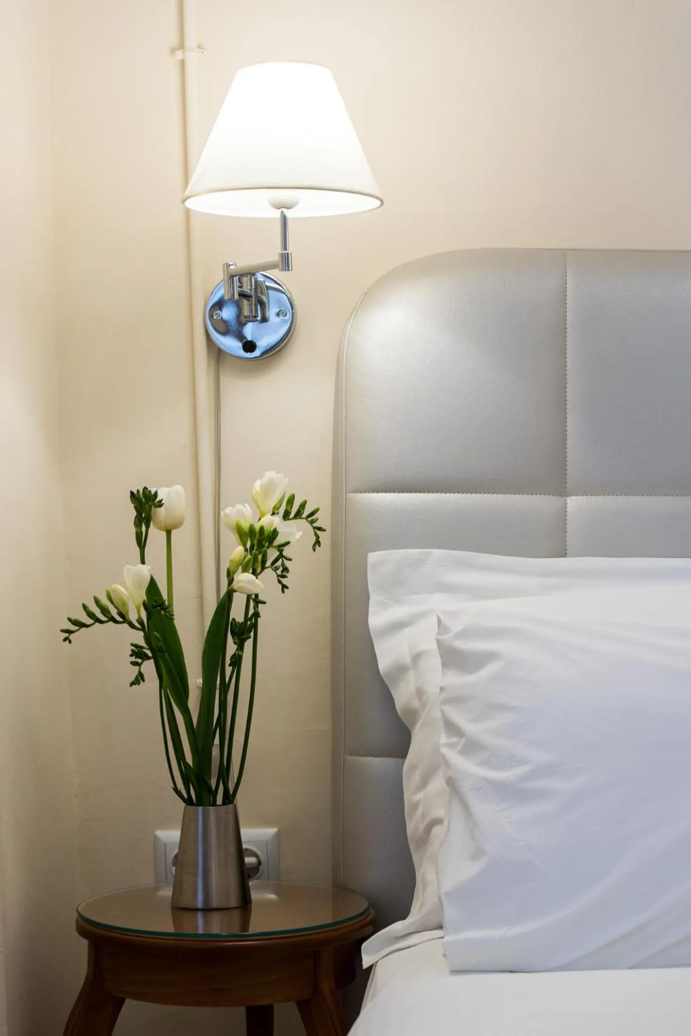 Decorative detail, Bed in Old Town Inn