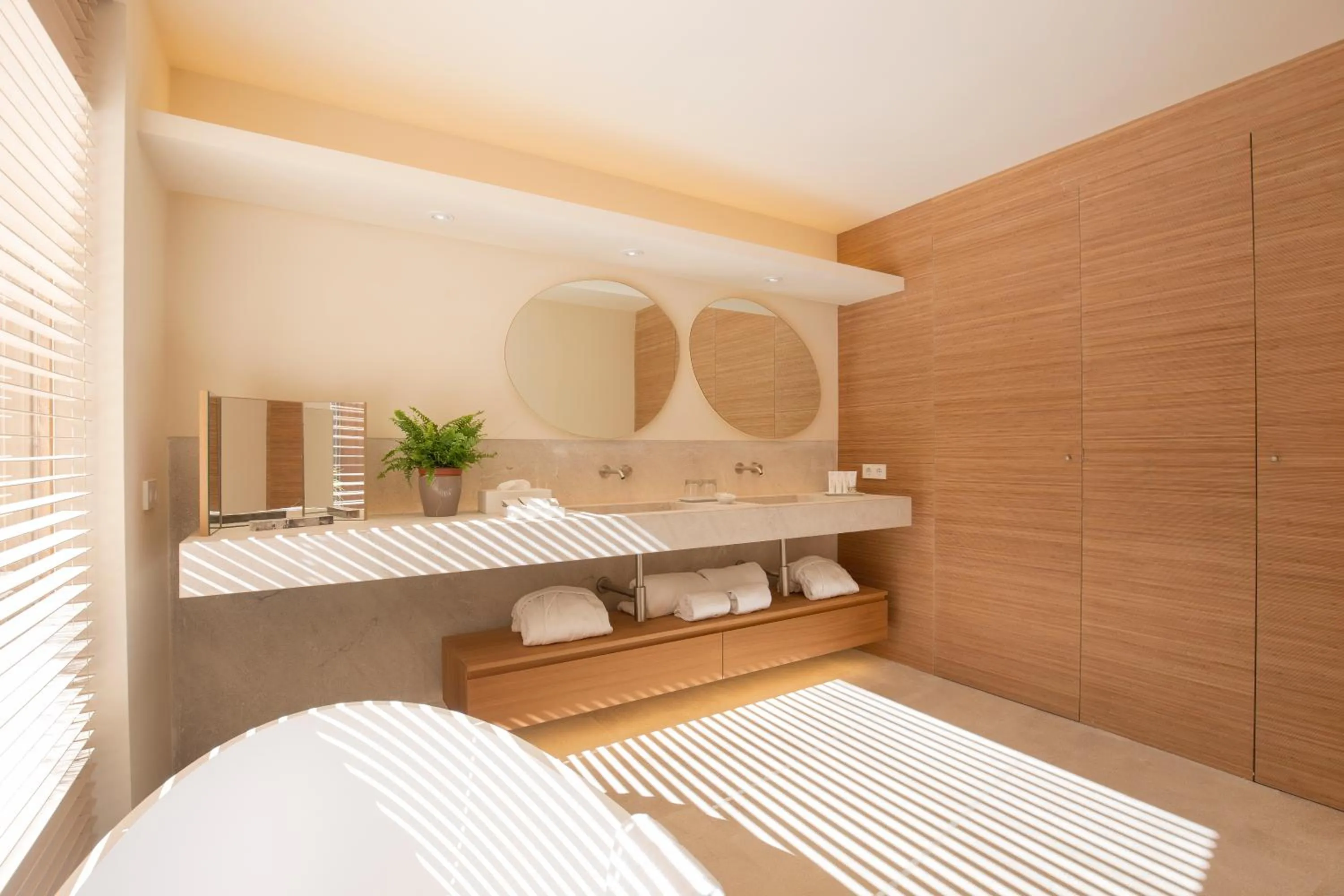 Bathroom, Bed in Pleta de Mar, Grand Luxury Hotel by Nature - Adults Only