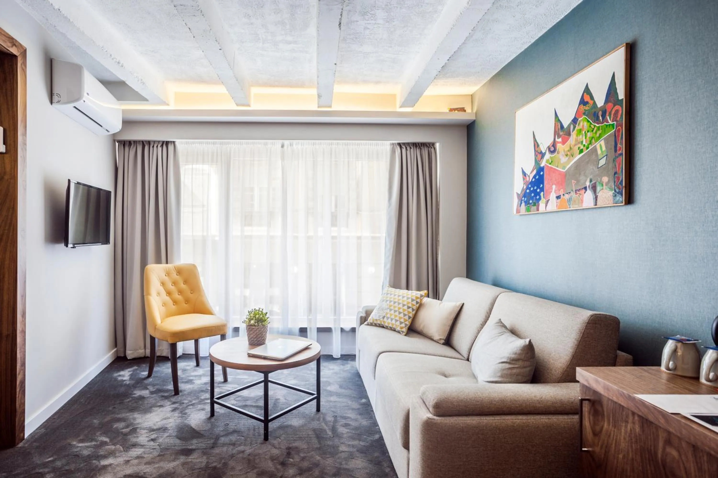 Spring in Nomad Luxury Suites