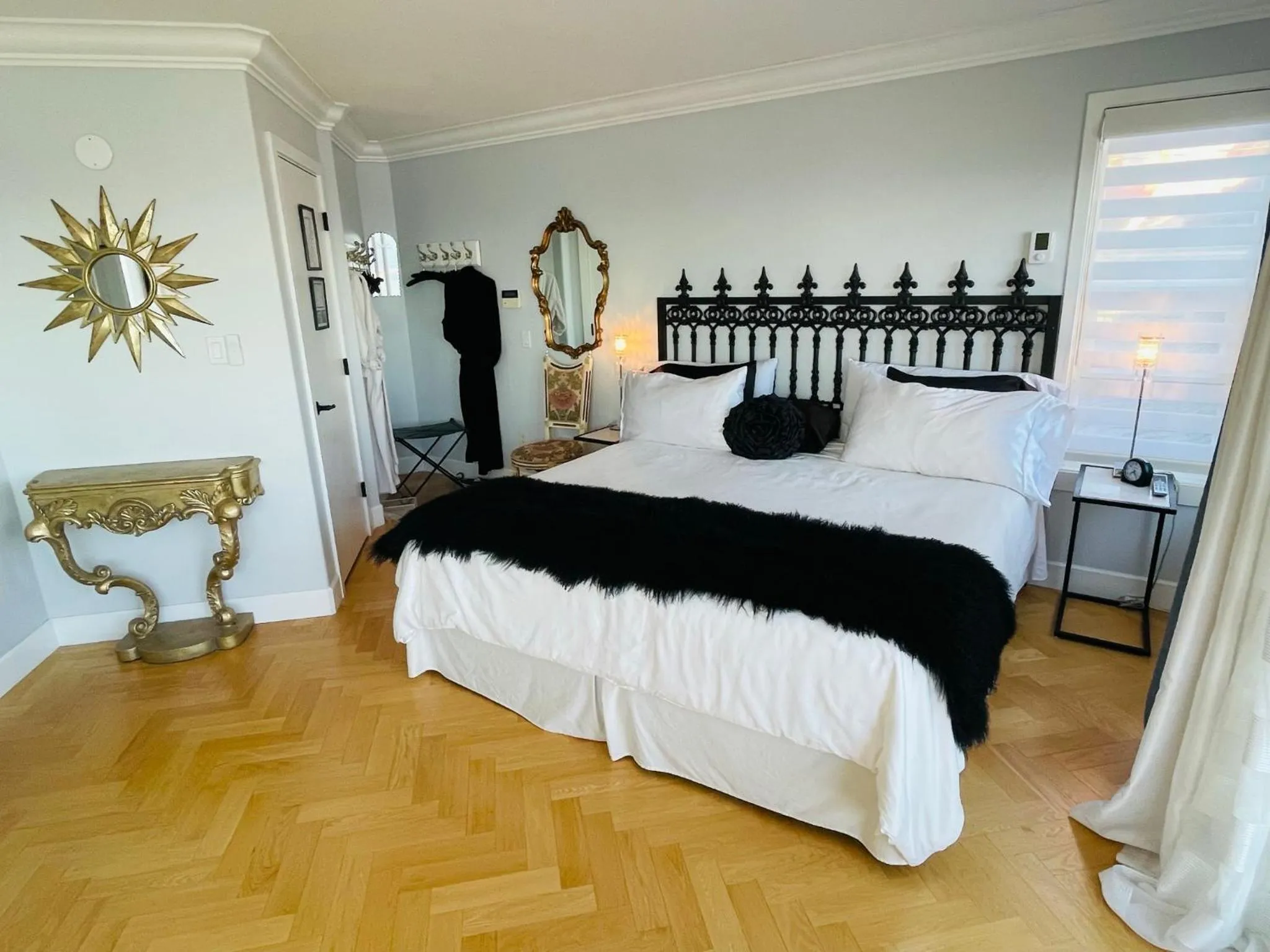 Bed in Donna's Bed & Breakfast