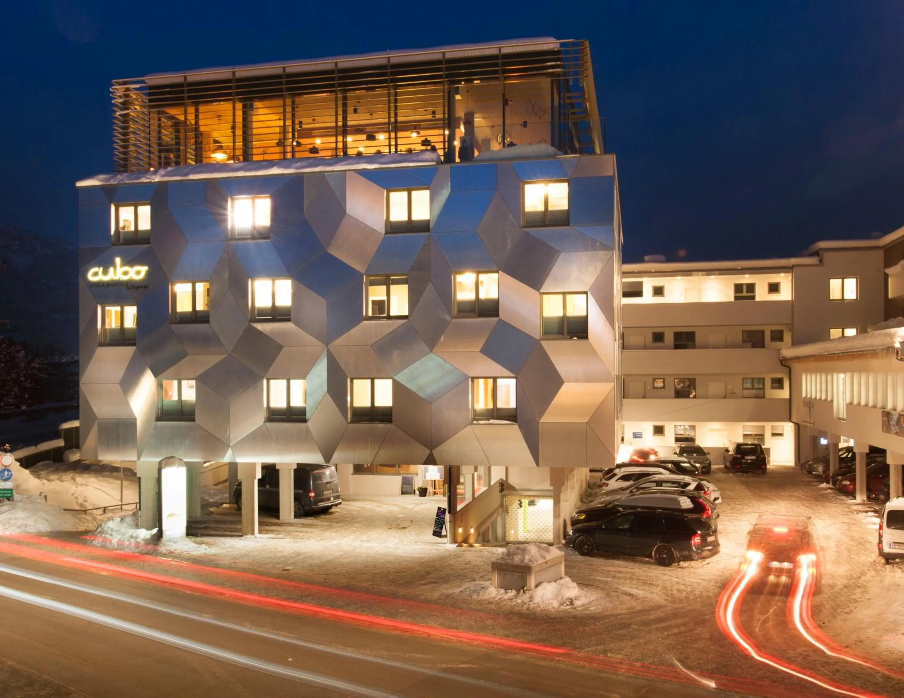 Property building in Cubo Sport & Art Hotel