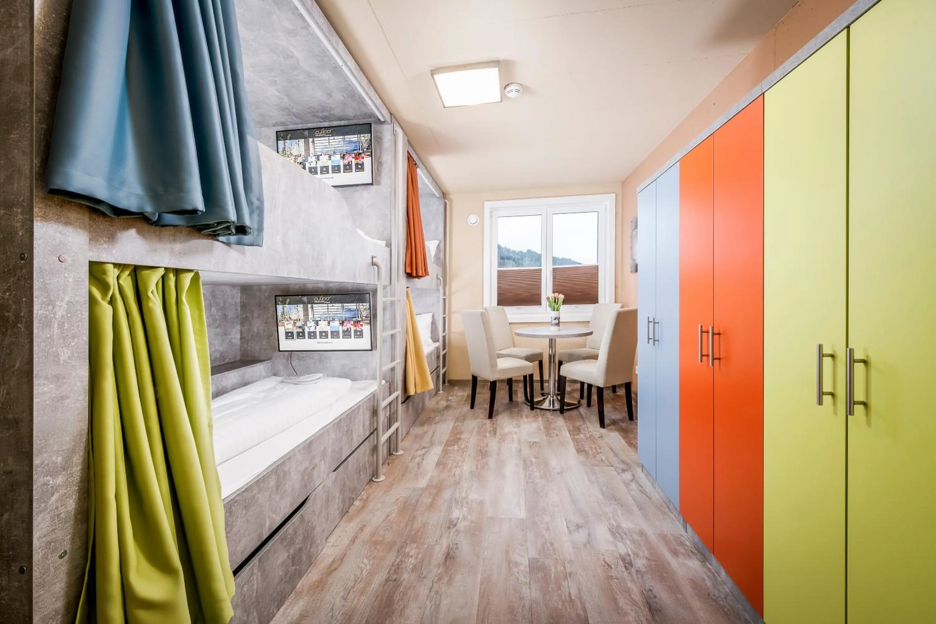 Summer, Bed in Cubo Sport & Art Hotel