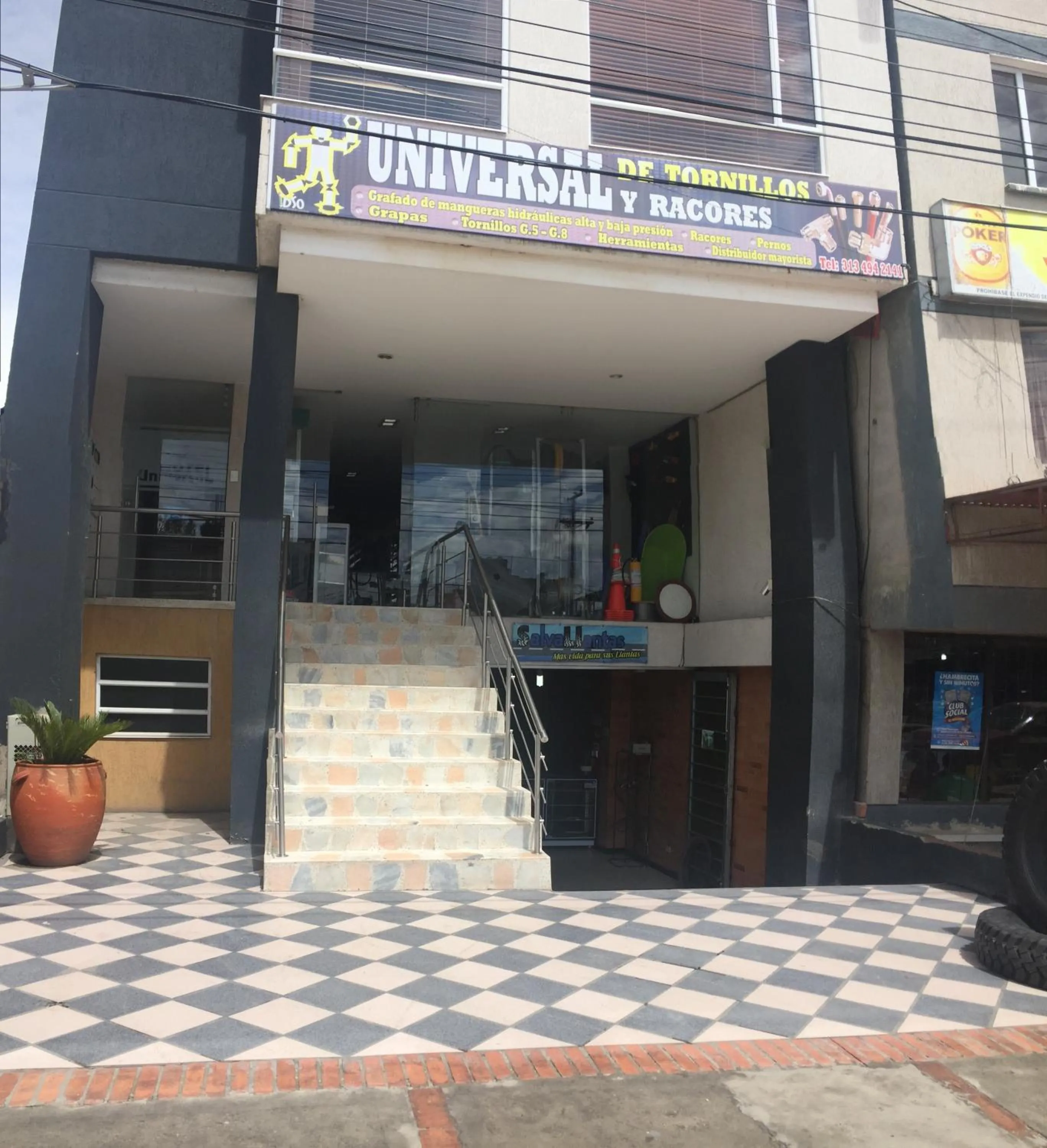 Facade/entrance in Hotel Universal