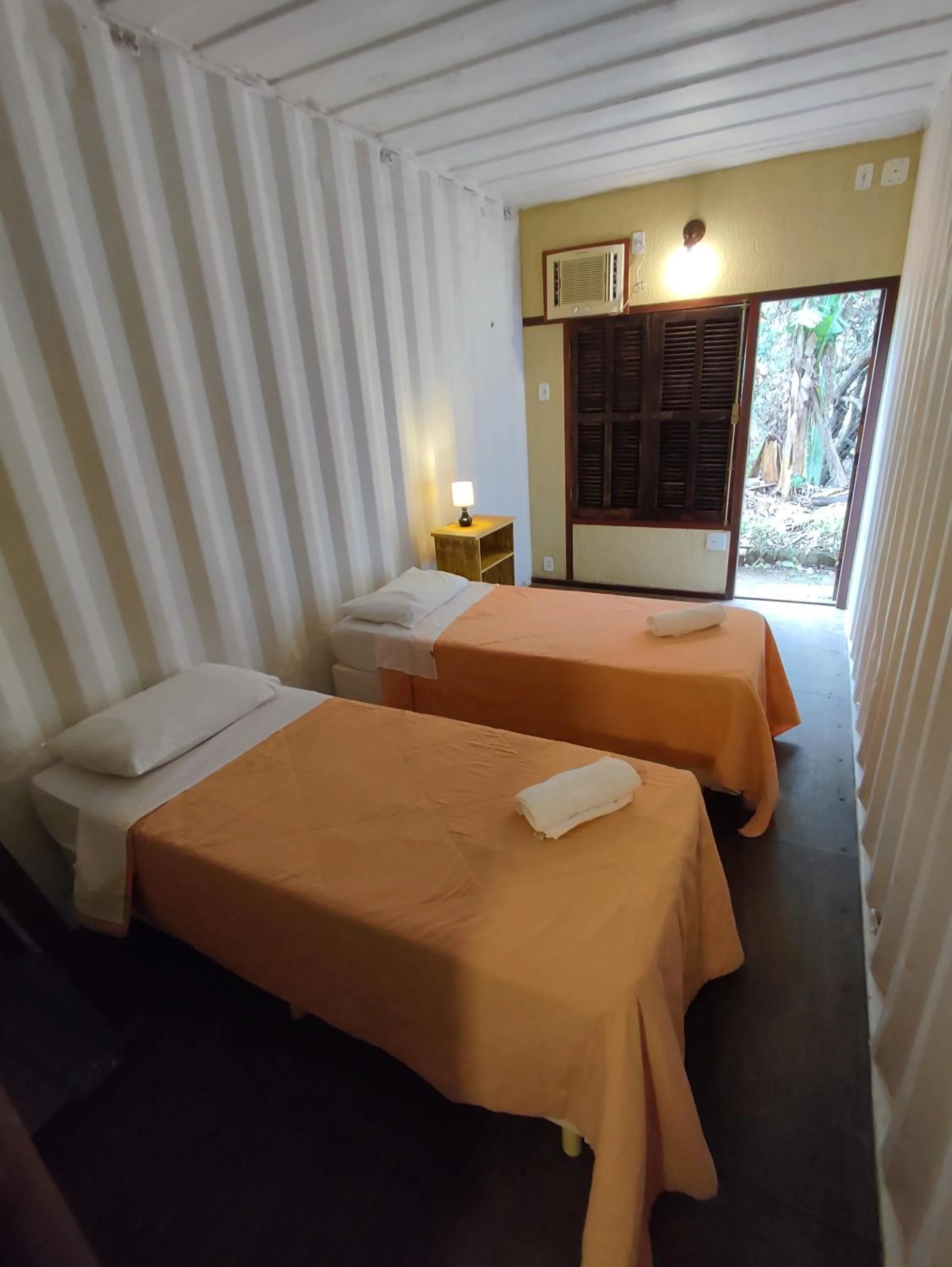 Bedroom, Bed in Container Eco Suítes