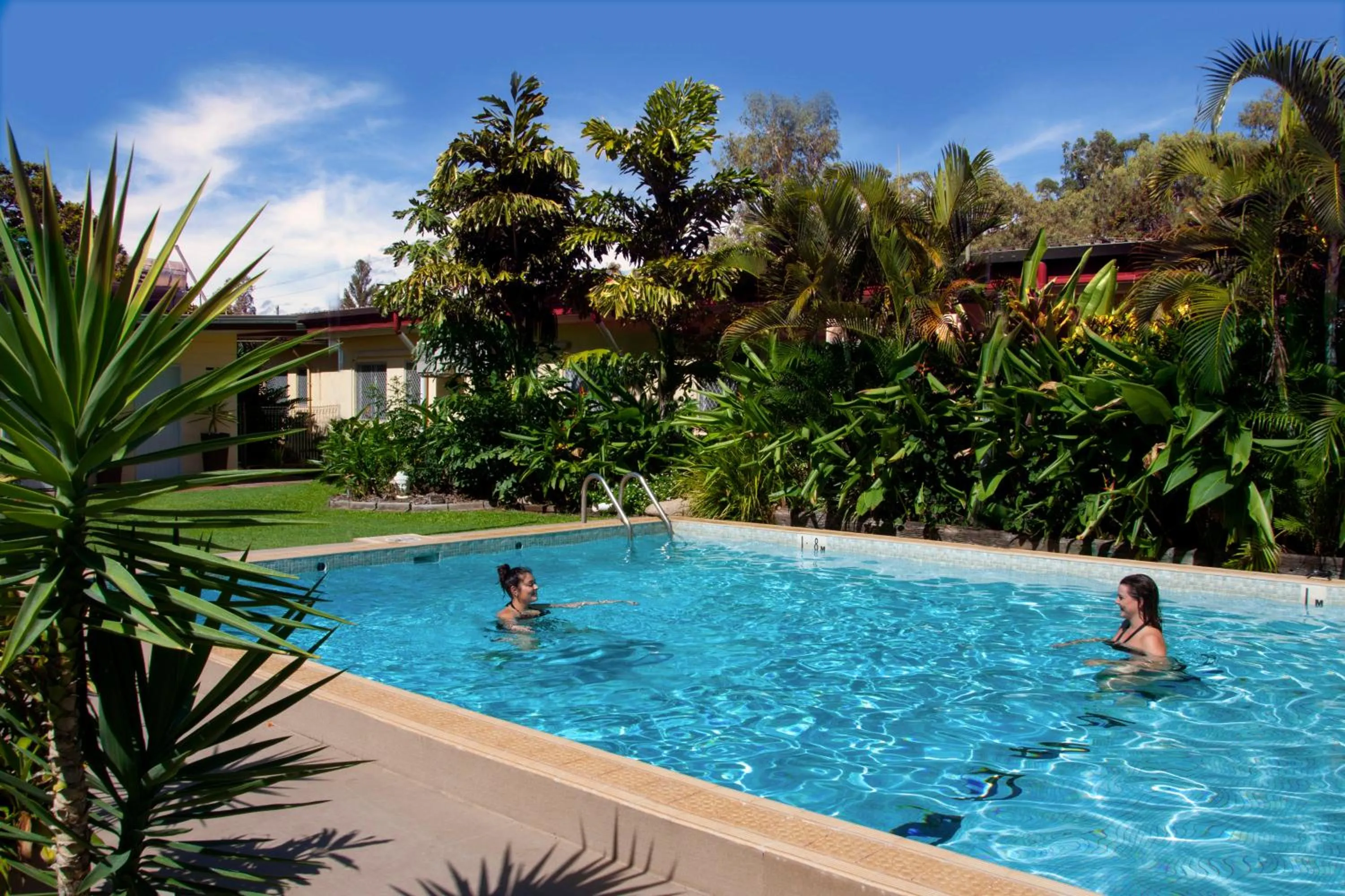 Swimming pool in Jackaroo Motel