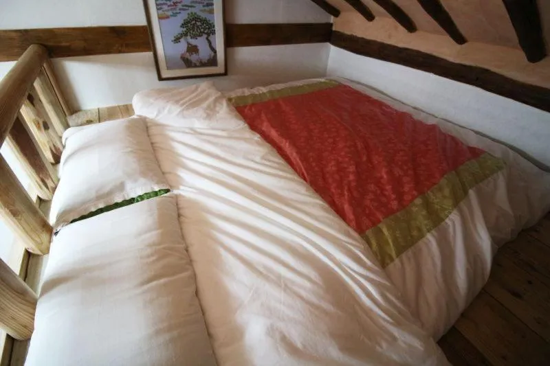 Bedroom, Bed in Sori poonggyung