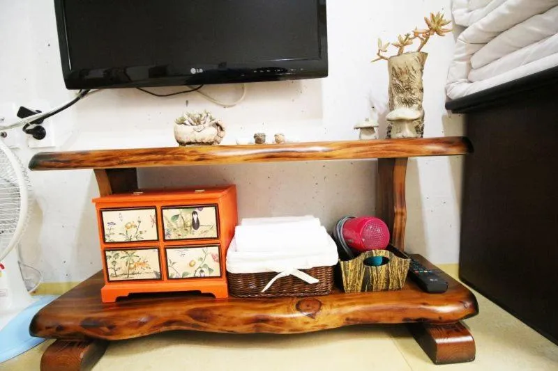 Decorative detail in Sori poonggyung