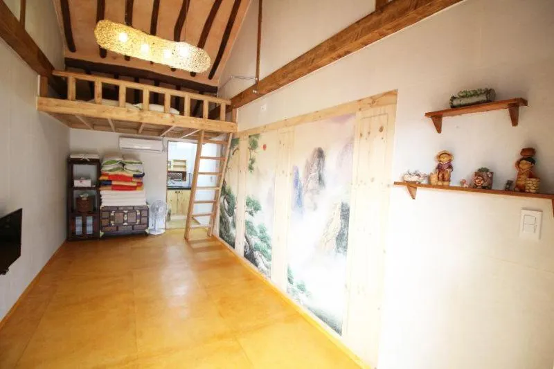 Bedroom in Sori poonggyung