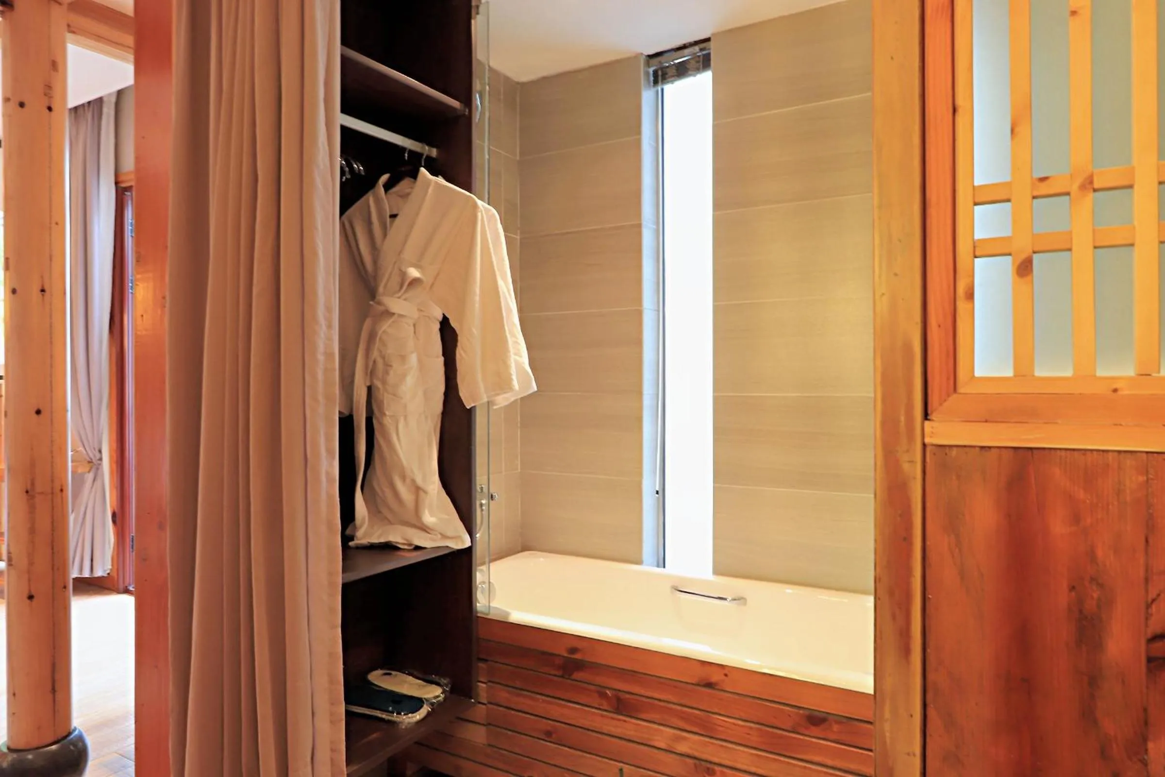 Bath in Mild Spring Boutique Hotel