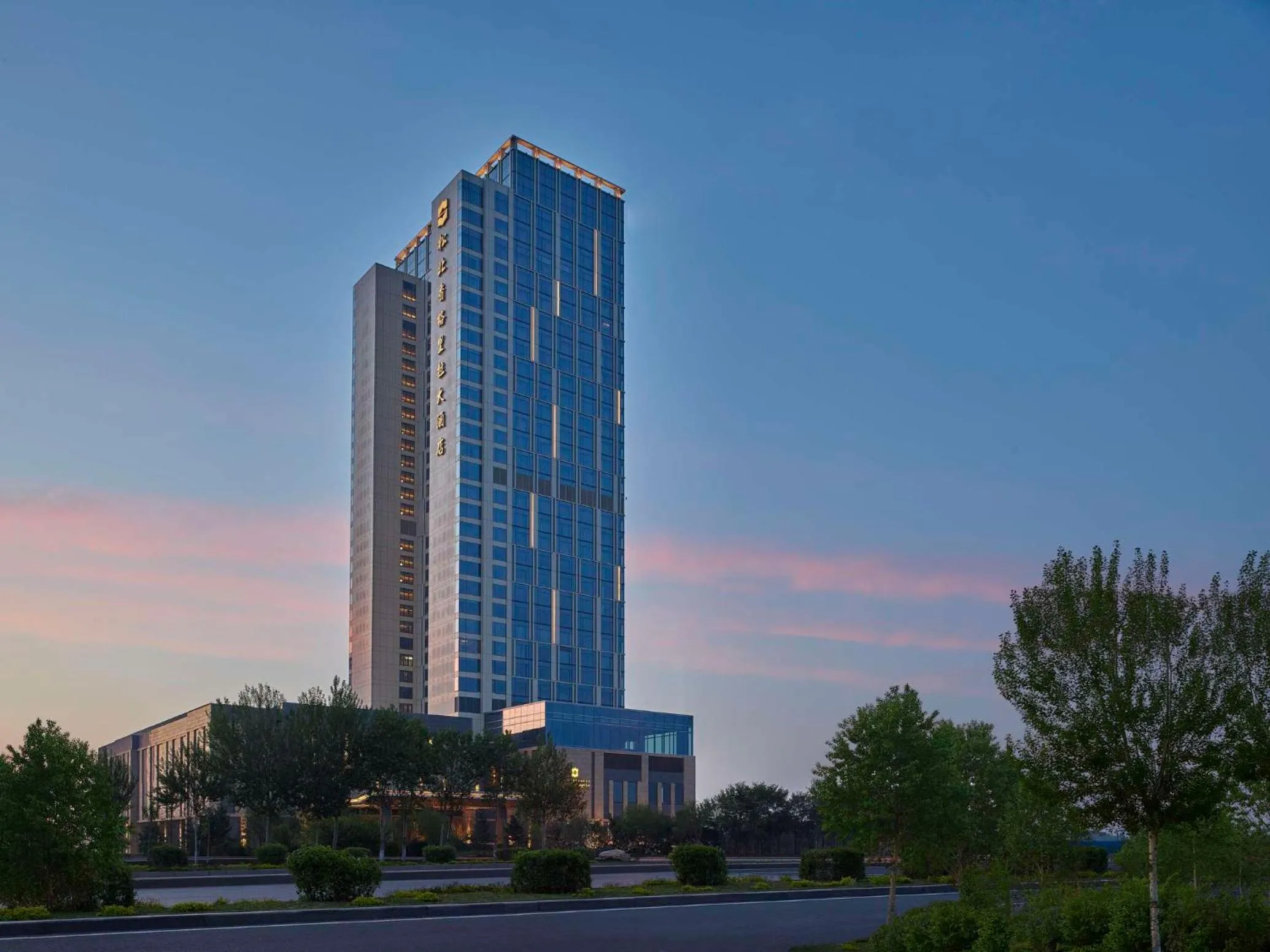 Property building in Shangri-La Songbei, Harbin