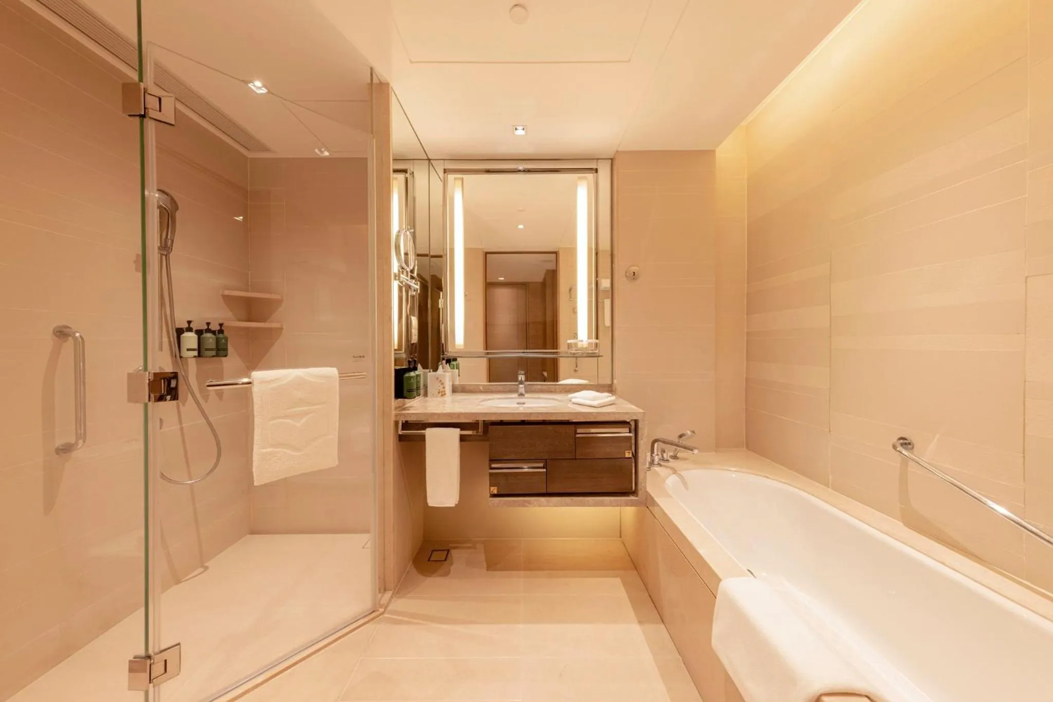 Toilet in Shangri-La Songbei, Harbin