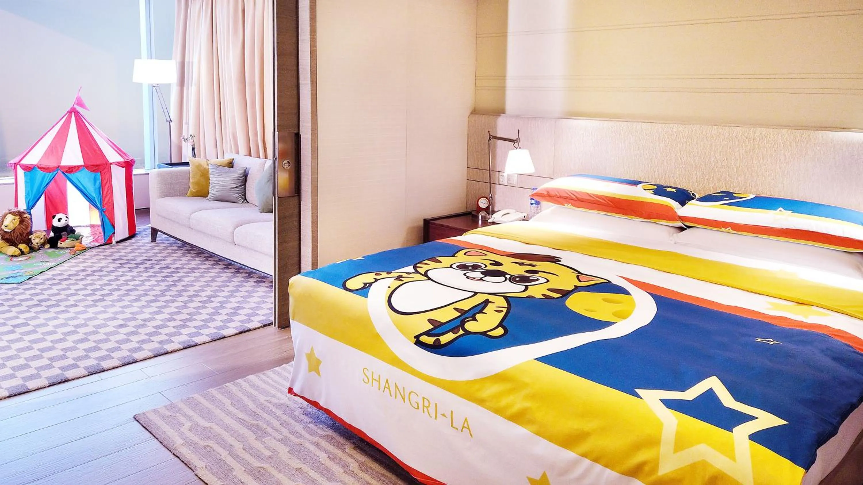 Bedroom, Bed in Shangri-La Songbei, Harbin