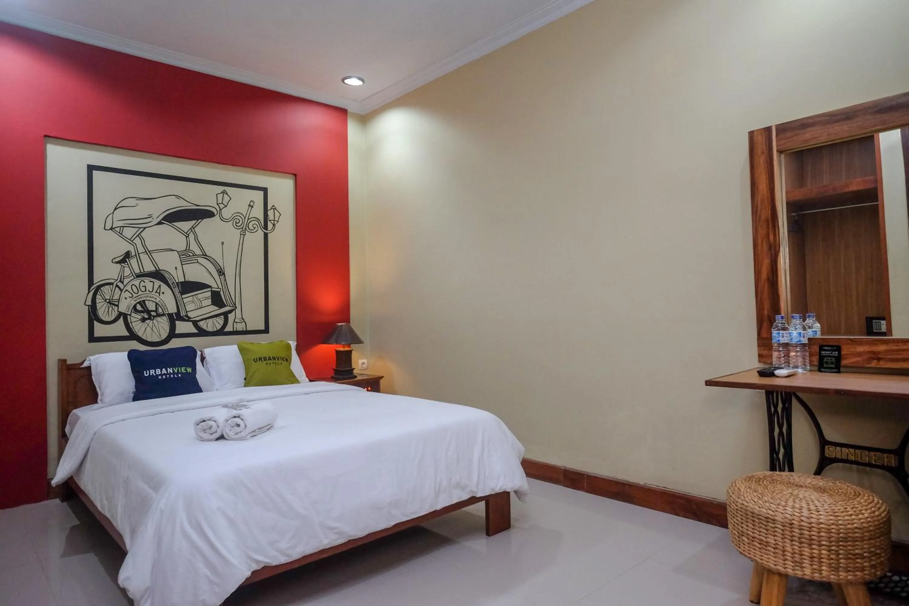 Bedroom, Bed in Urbanview Hotel Syariah Wisnugraha by RedDoorz