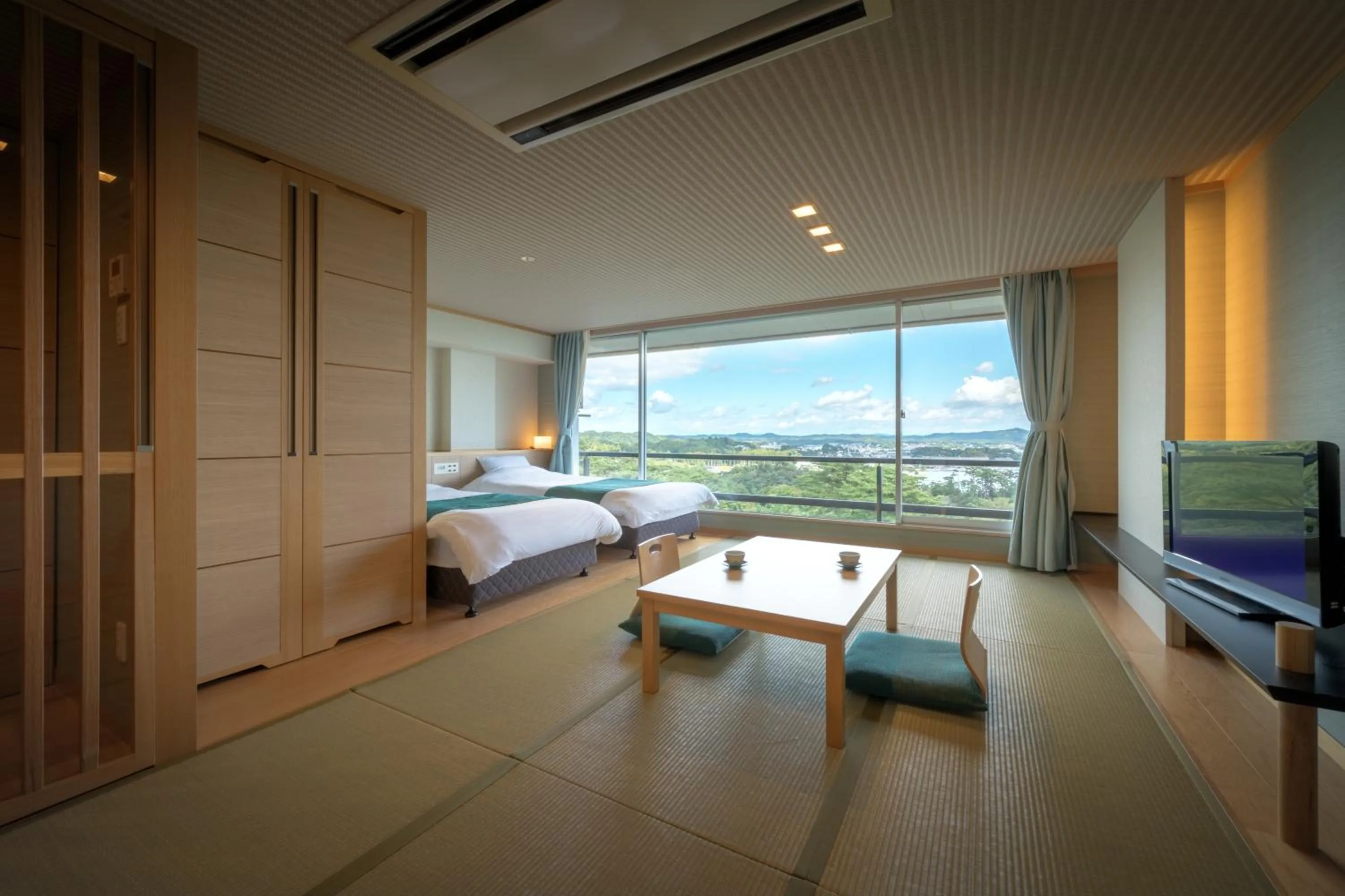 Photo of the whole room, Bed in Hotel Matsushima Taikanso