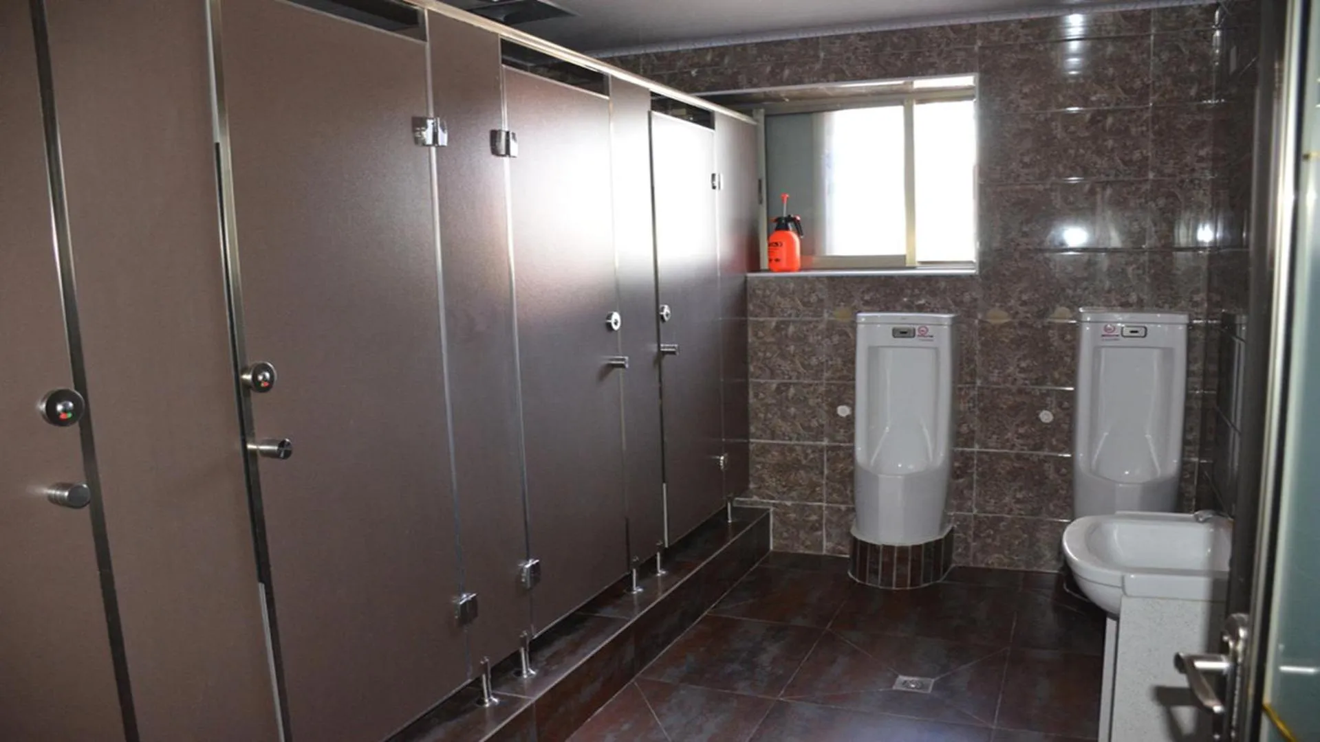 Toilet in The Silk Road Travelers Hostel