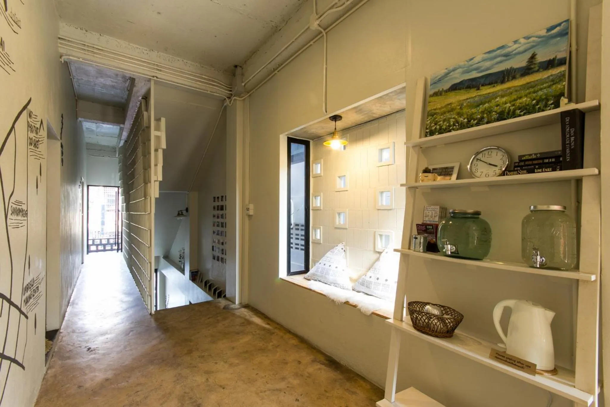 Communal lounge/ TV room in Muan Hotel