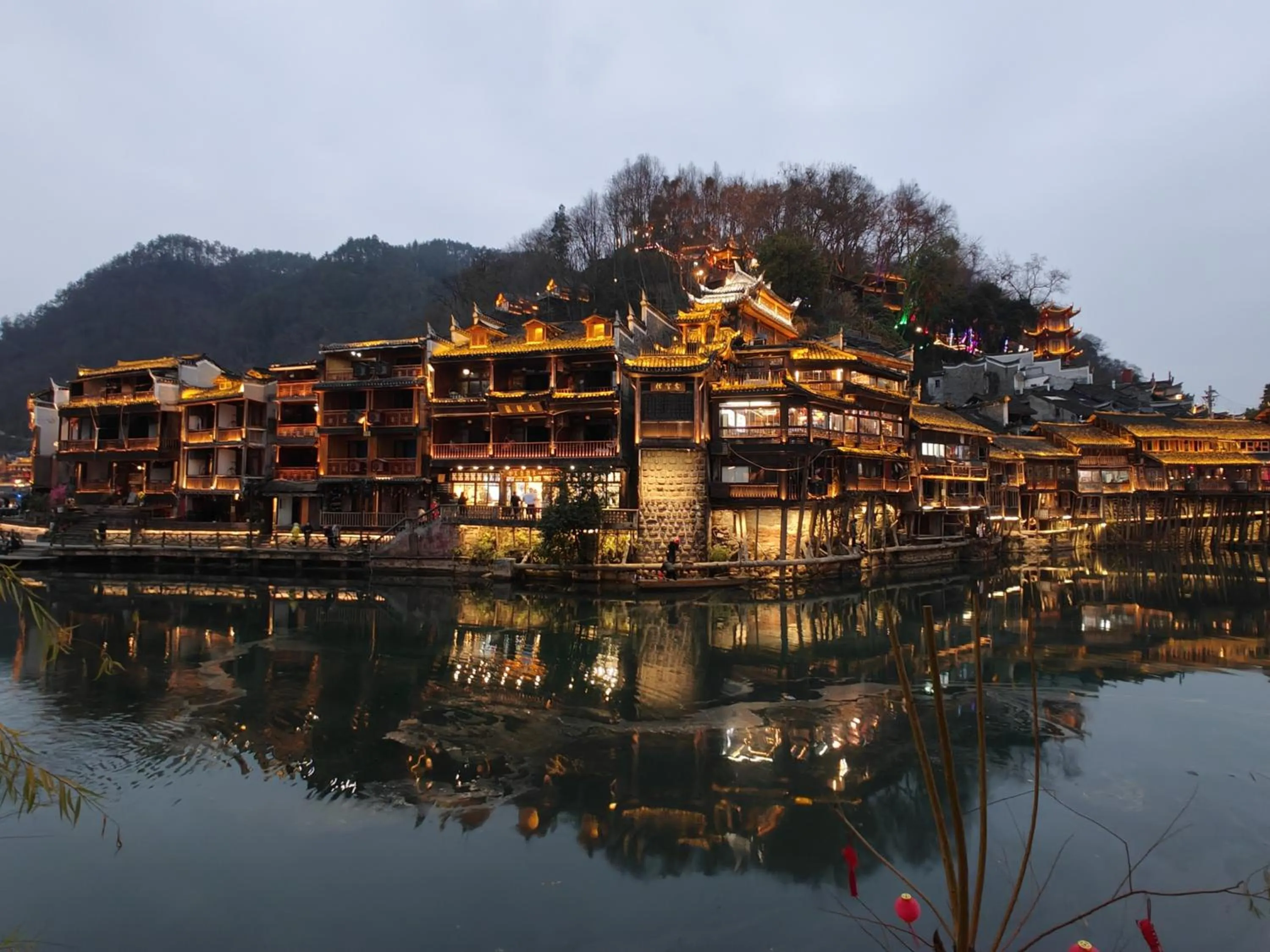 LQJ Riverside Guest House