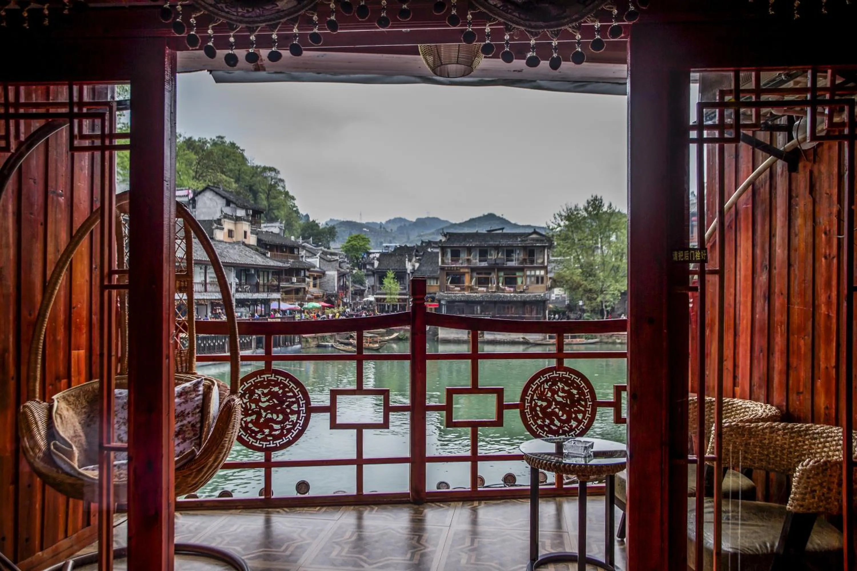 LQJ Riverside Guest House