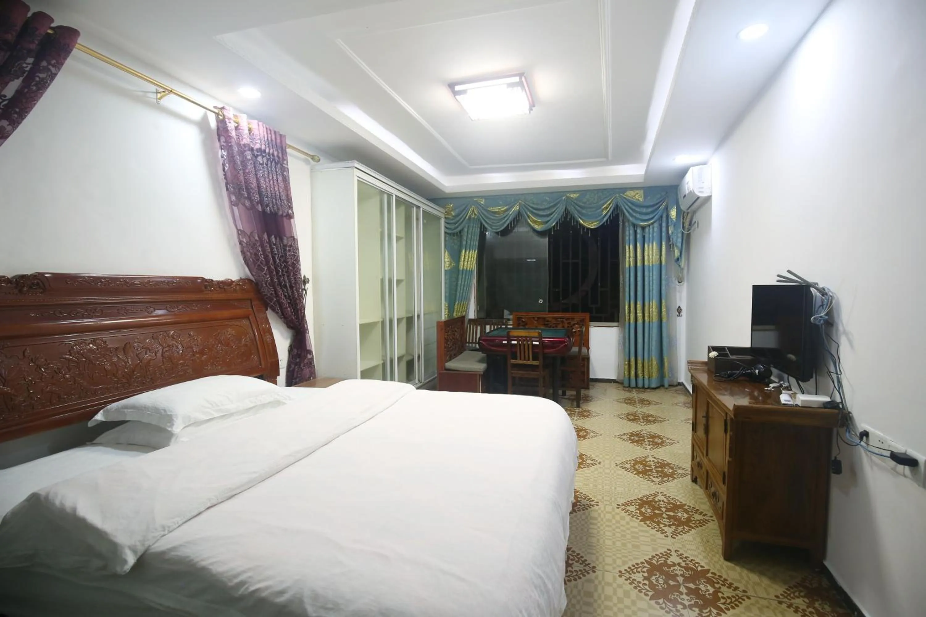 Bed in LQJ Riverside Guest House