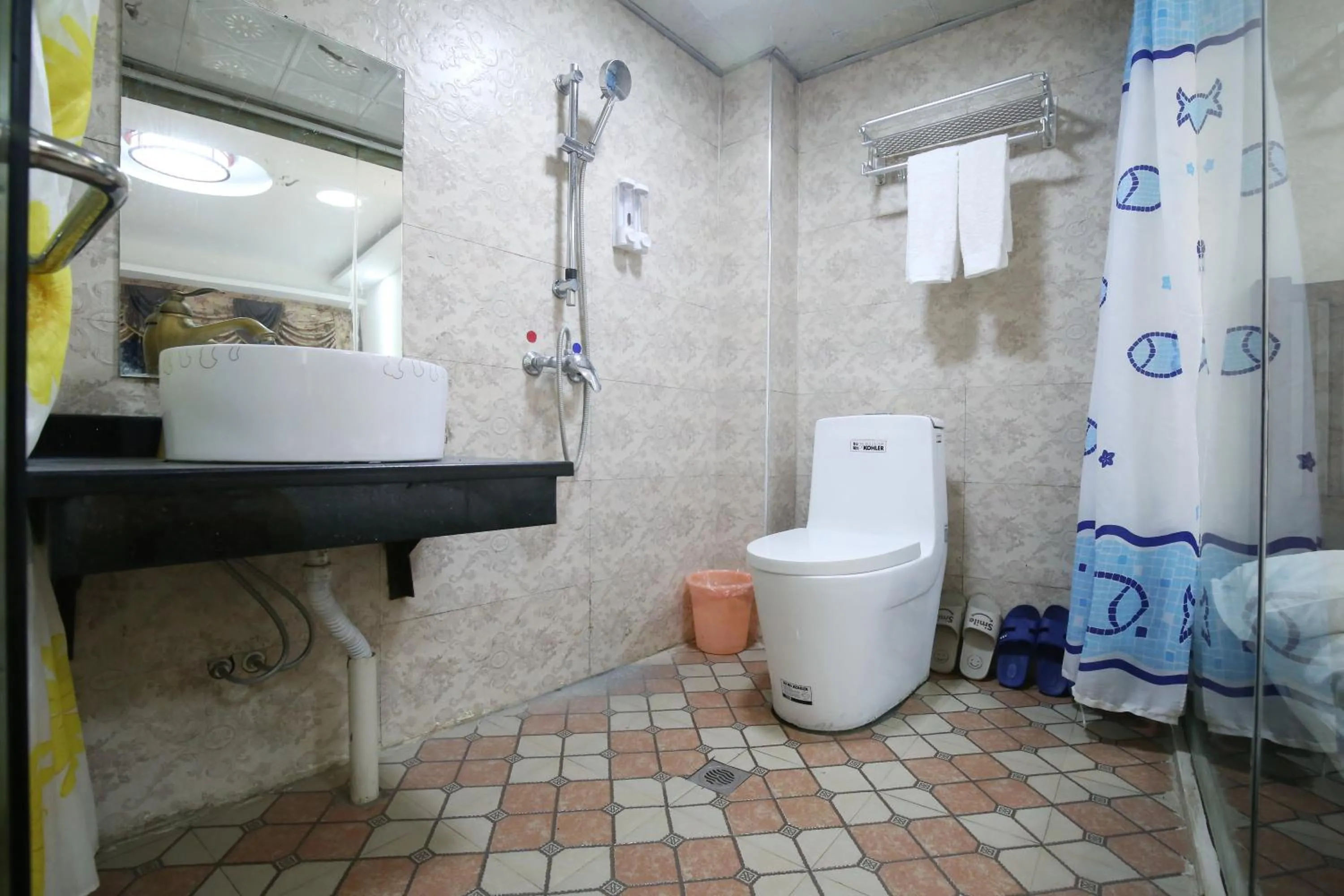 Bathroom in LQJ Riverside Guest House