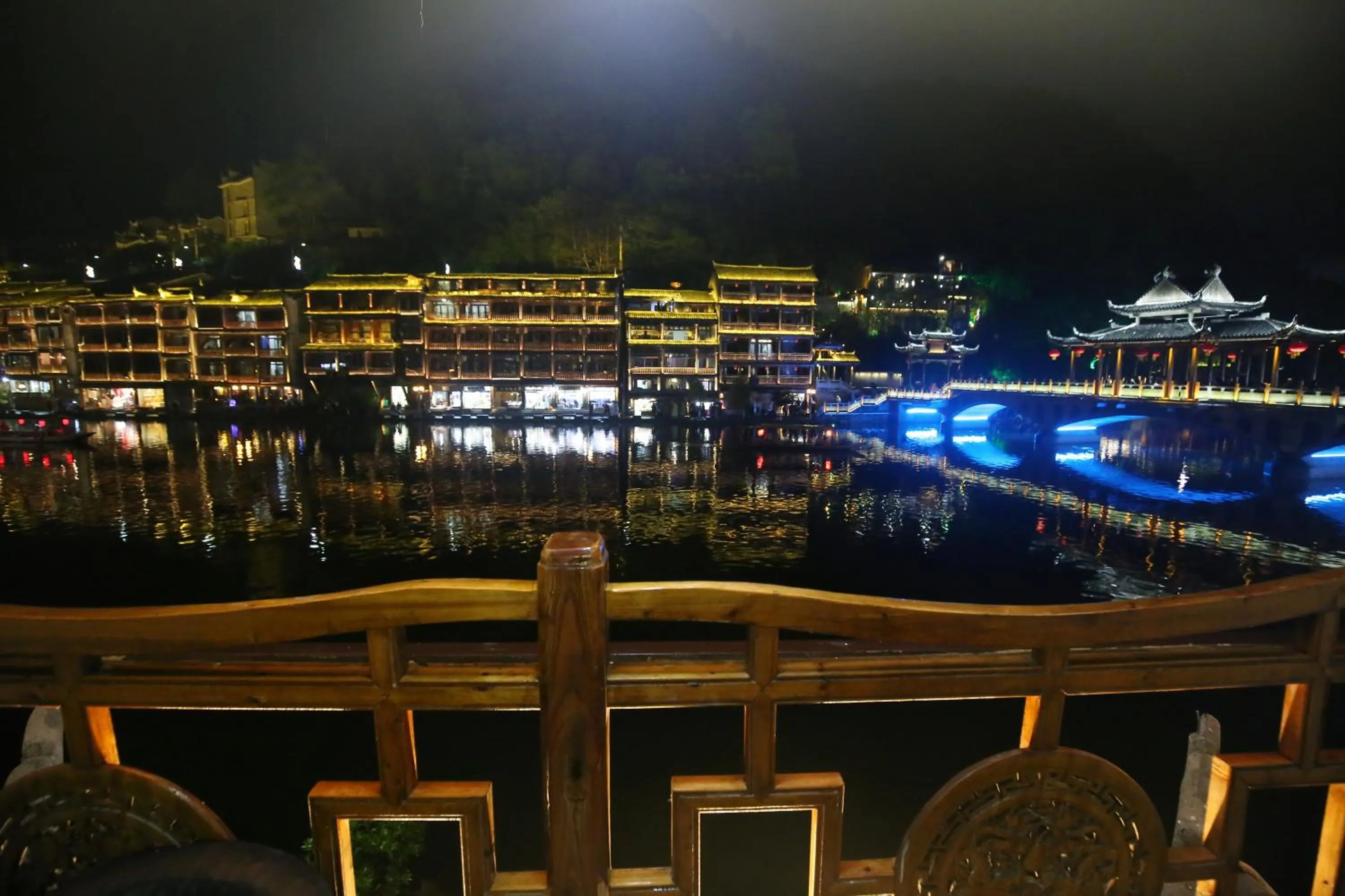 LQJ Riverside Guest House