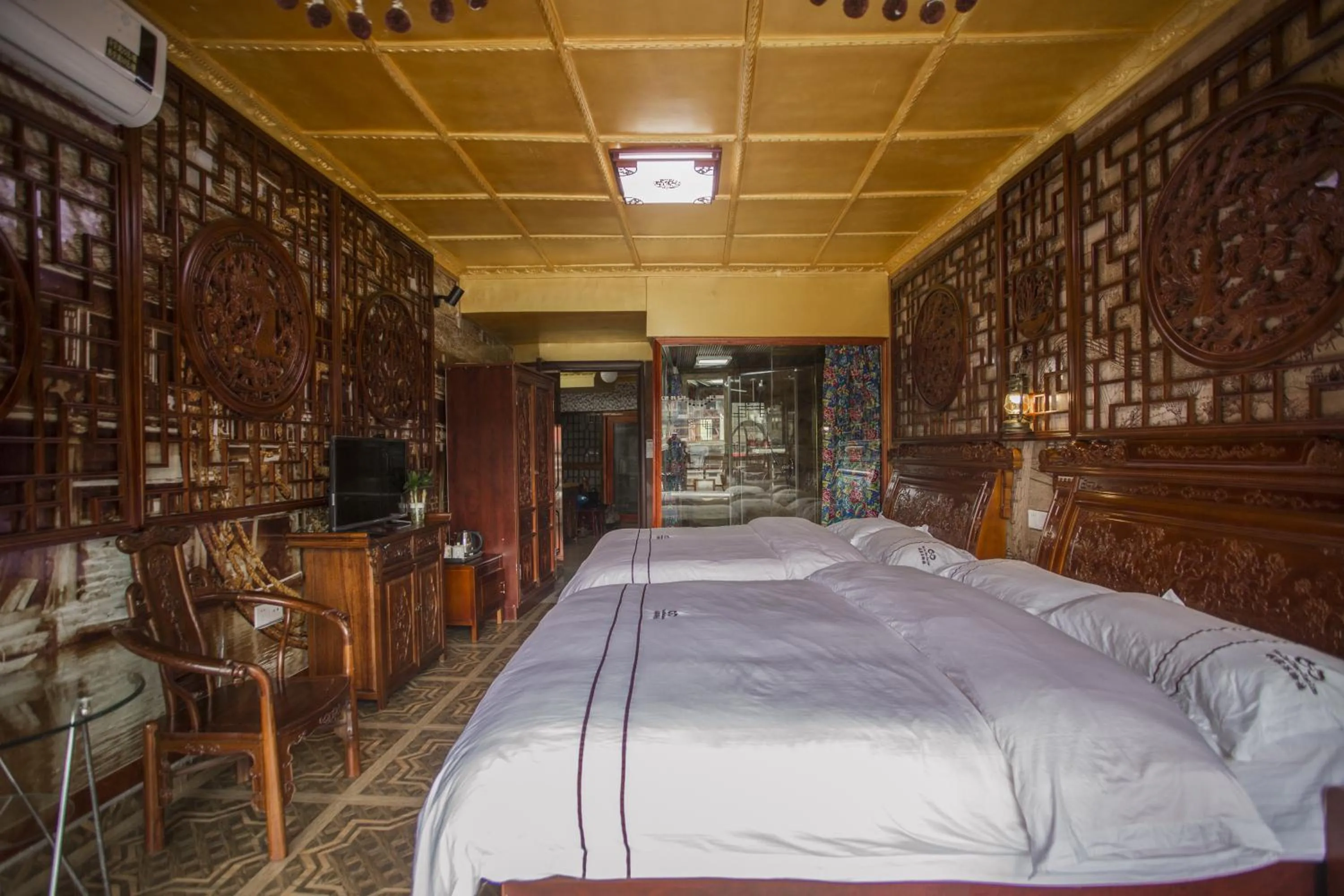 On site, Bed in LQJ Riverside Guest House