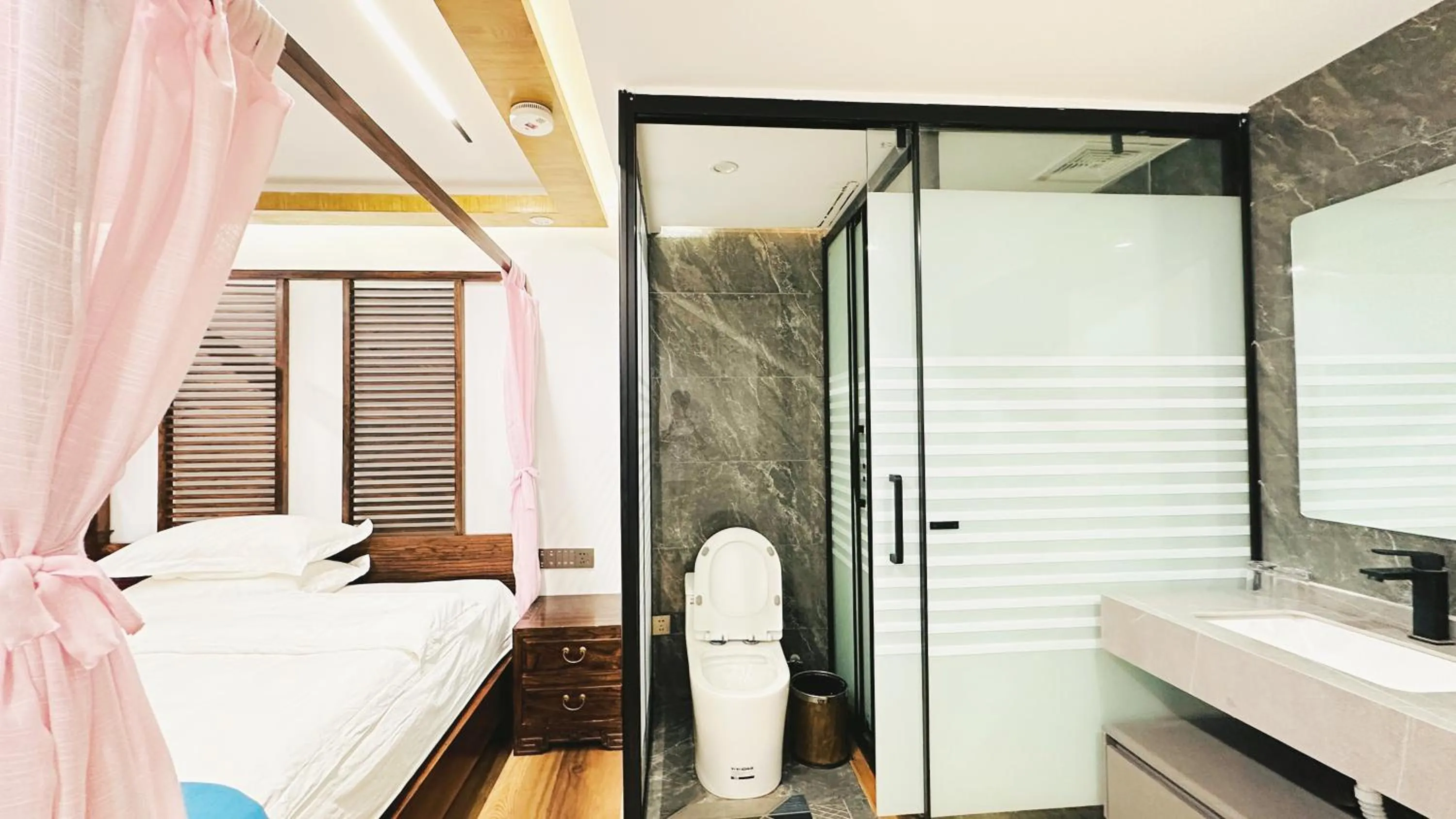 Bed in LQJ Riverside Guest House