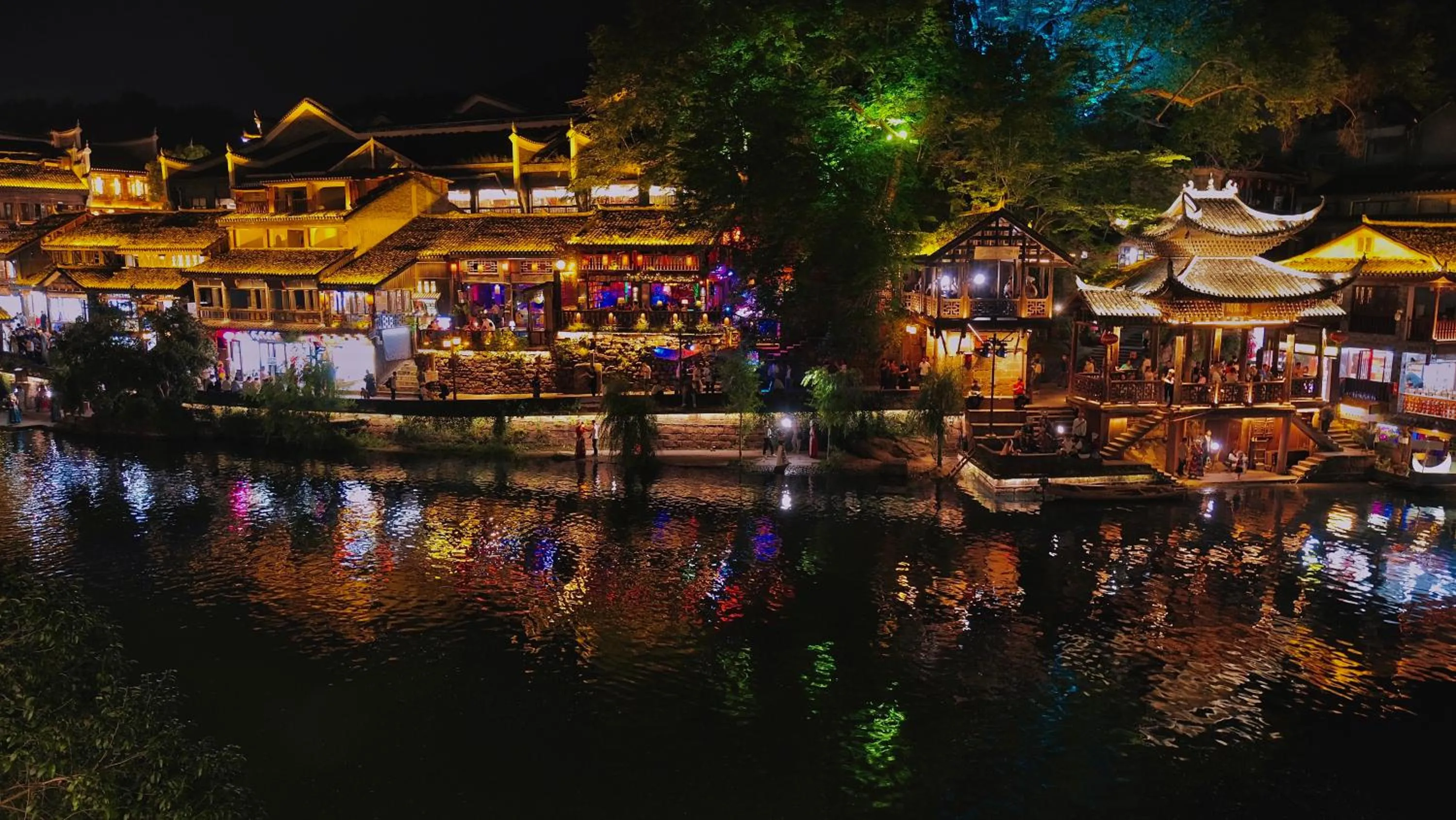 LQJ Riverside Guest House