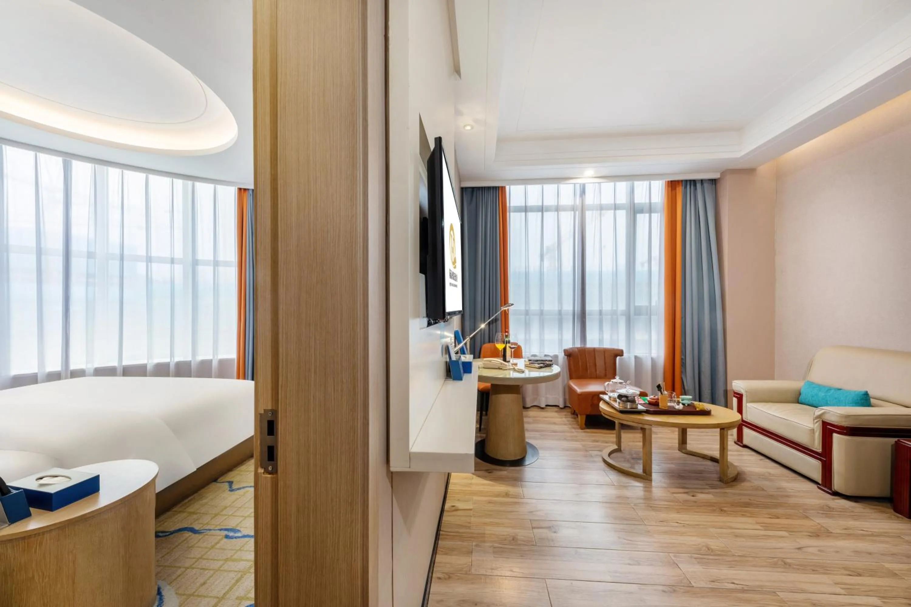 Photo of the whole room in Qianhai Holiday Hotel