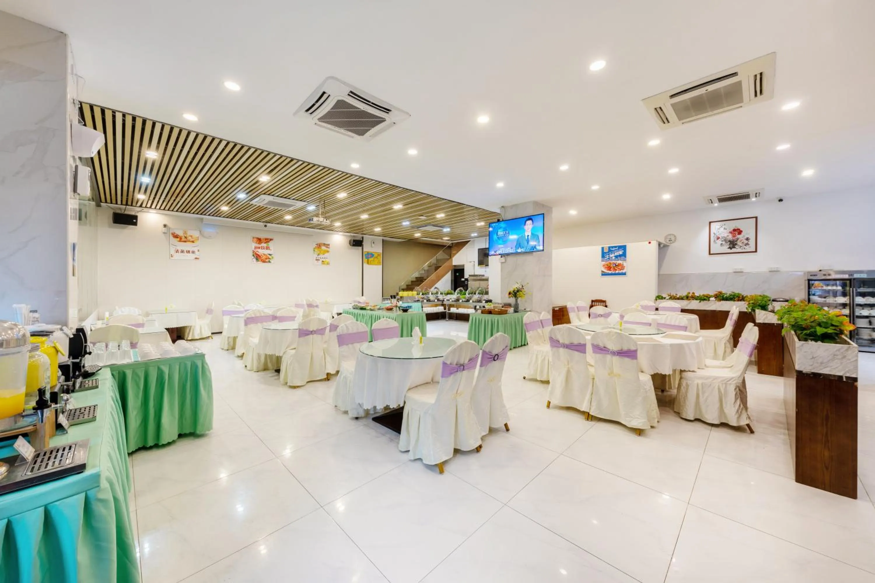 Breakfast in Qianhai Holiday Hotel