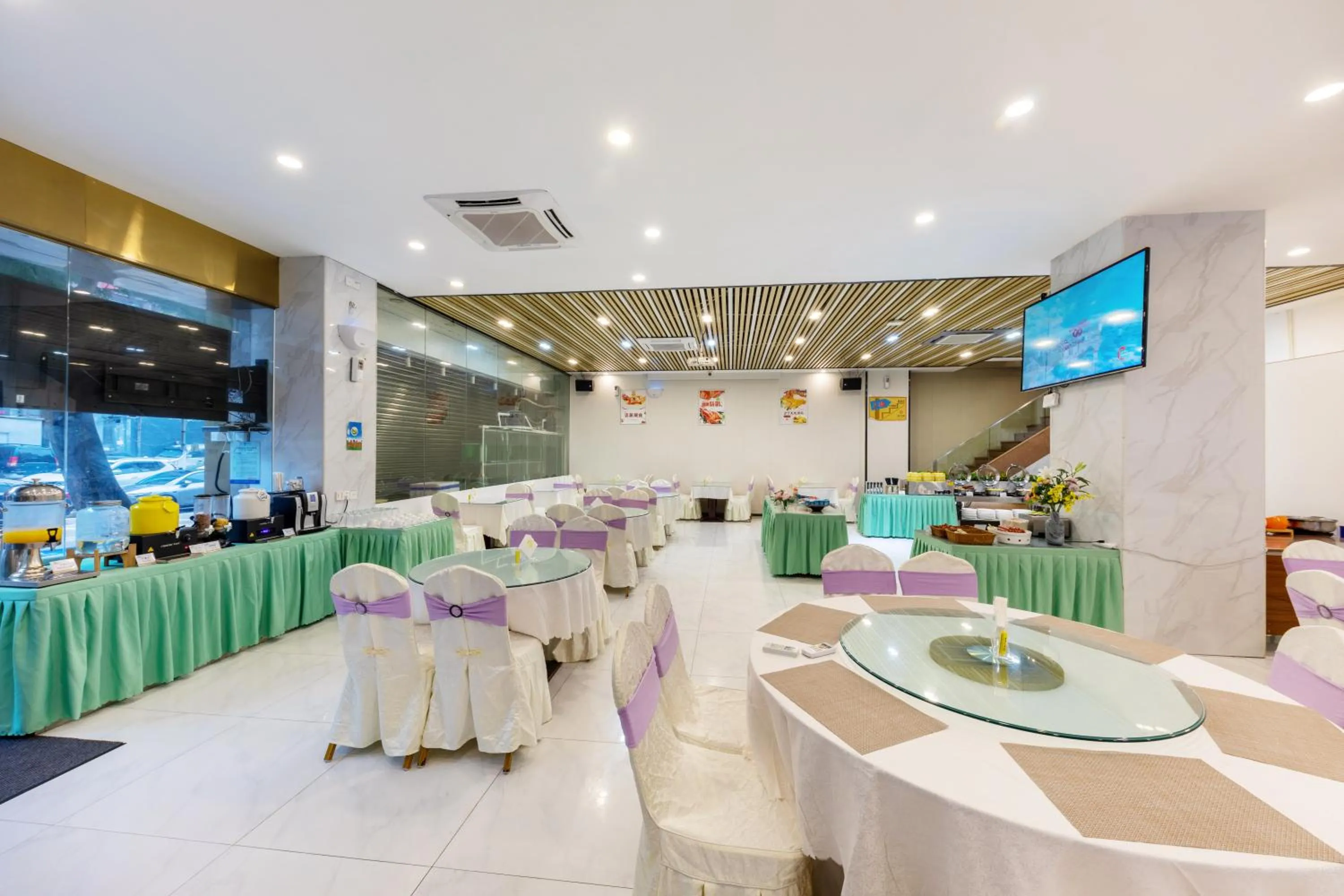 Breakfast in Qianhai Holiday Hotel