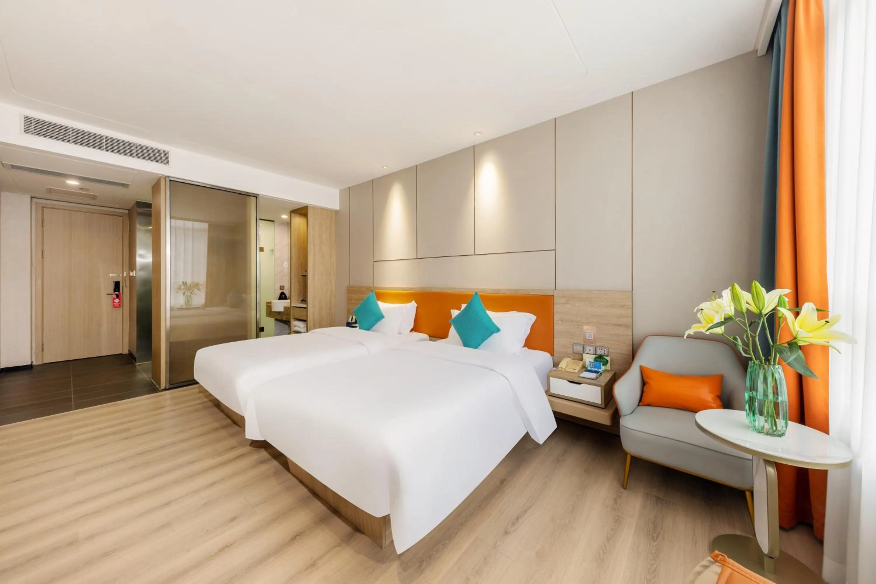 Bedroom, Bed in Qianhai Holiday Hotel