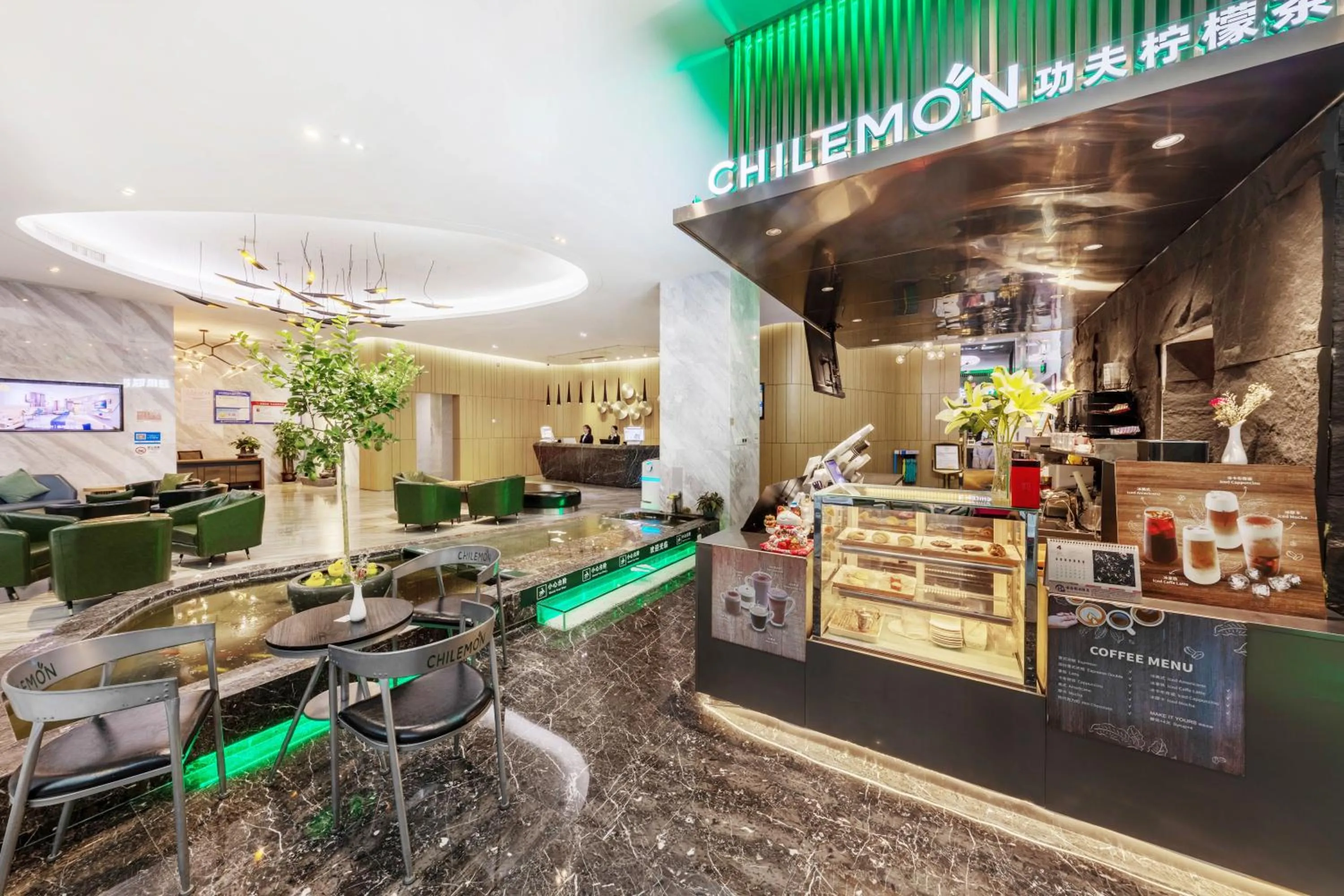 Lobby or reception in Qianhai Holiday Hotel