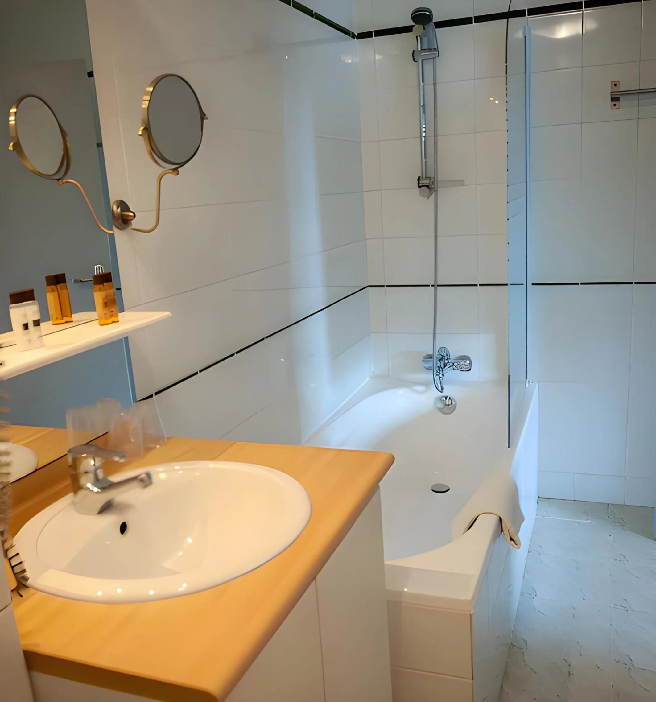 Shower in Hotel Myrtilles