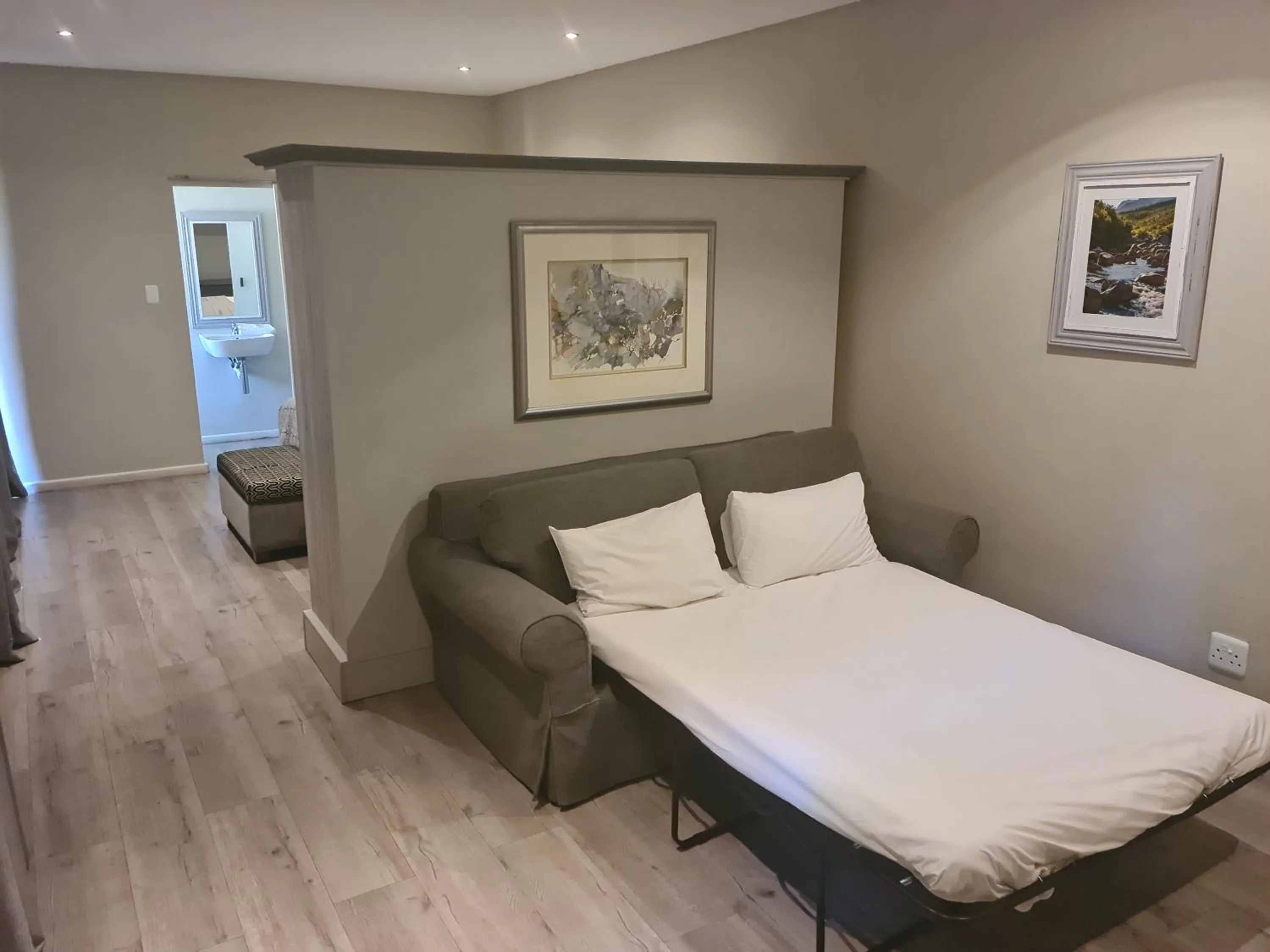 Bedroom, Bed in Du Kloof Lodge