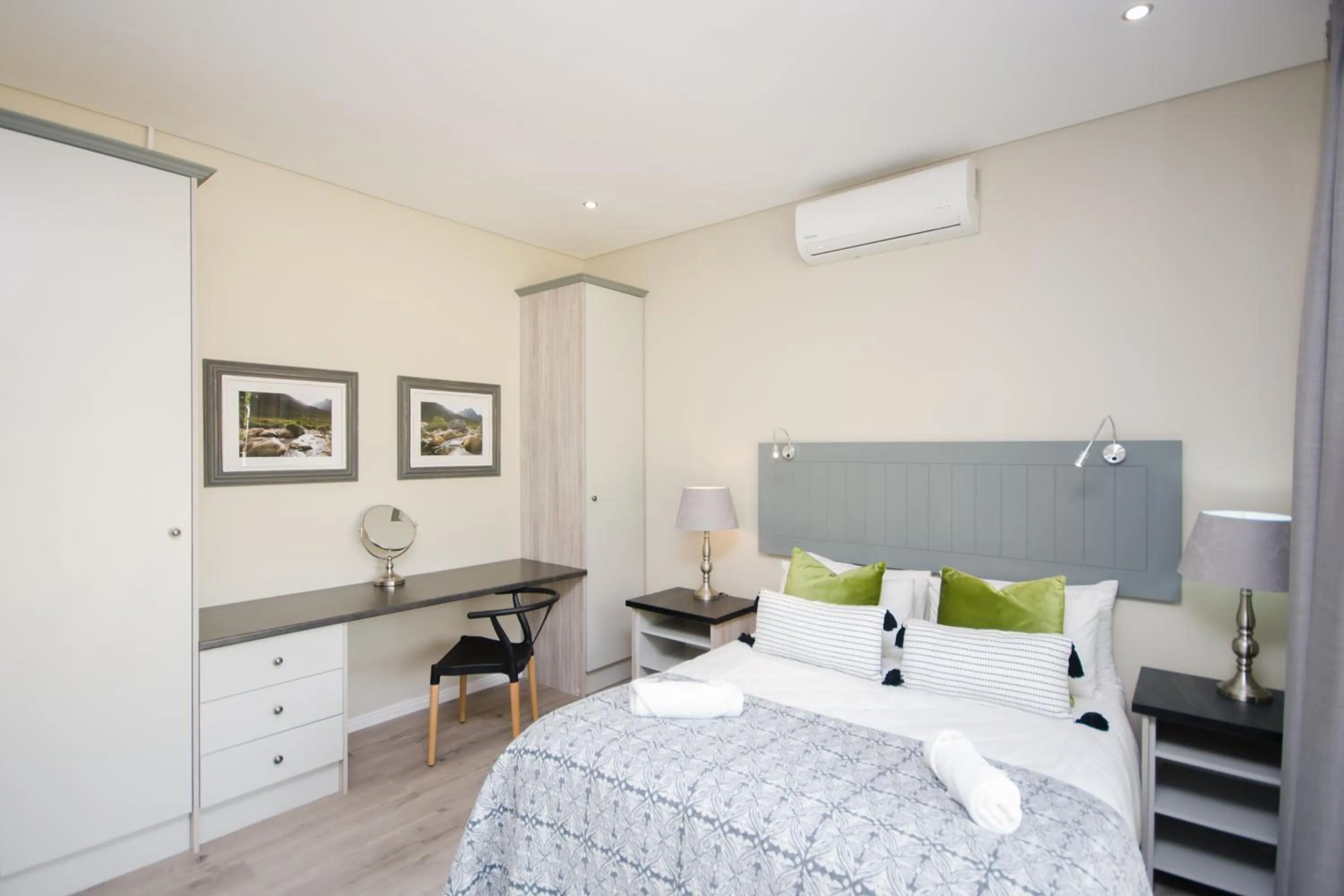 Bedroom, Bed in Du Kloof Lodge