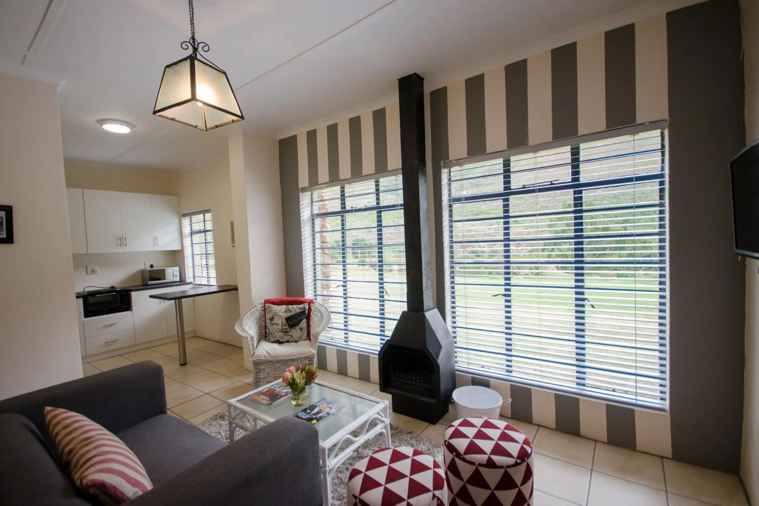 Living room in Du Kloof Lodge