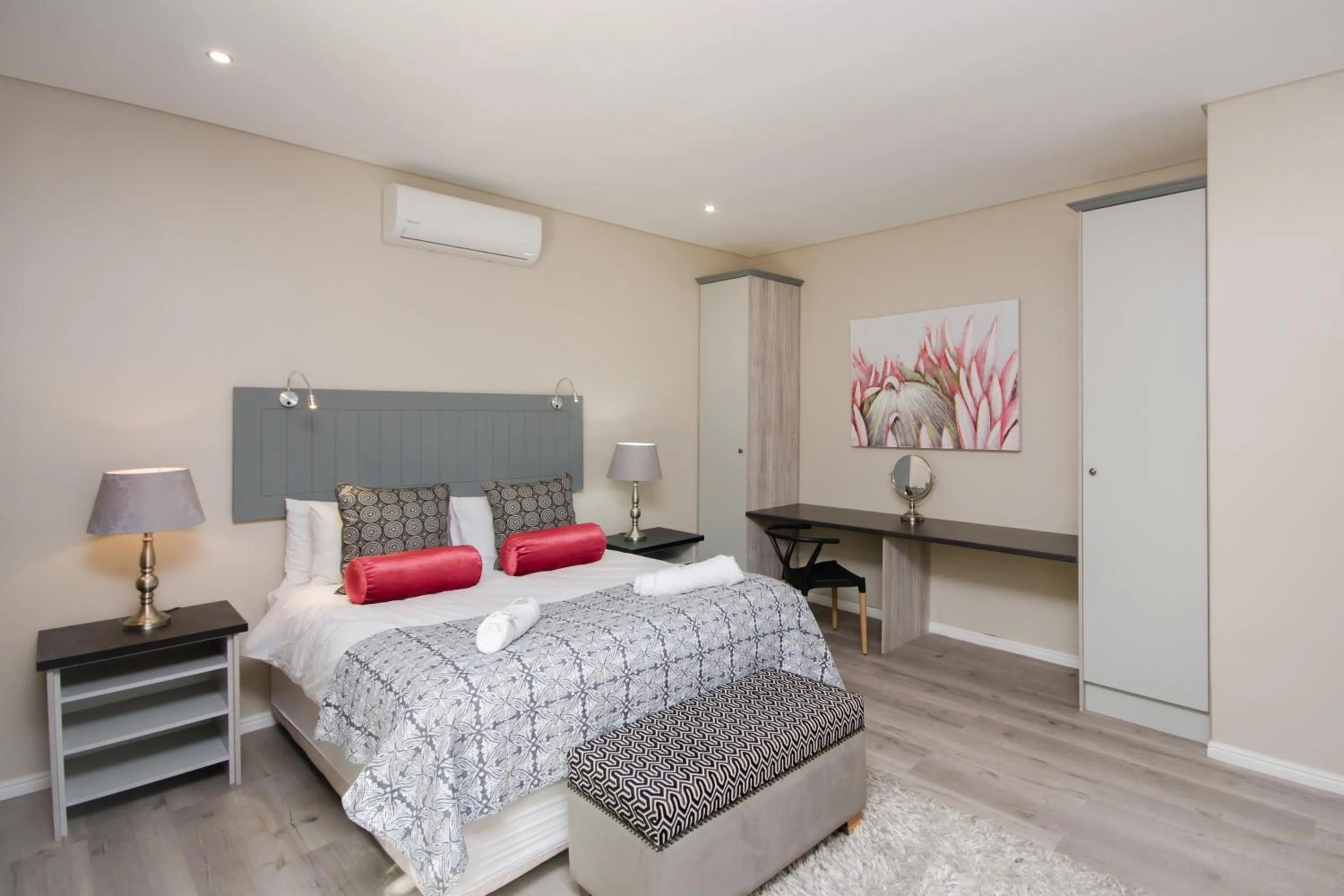 Bedroom, Bed in Du Kloof Lodge