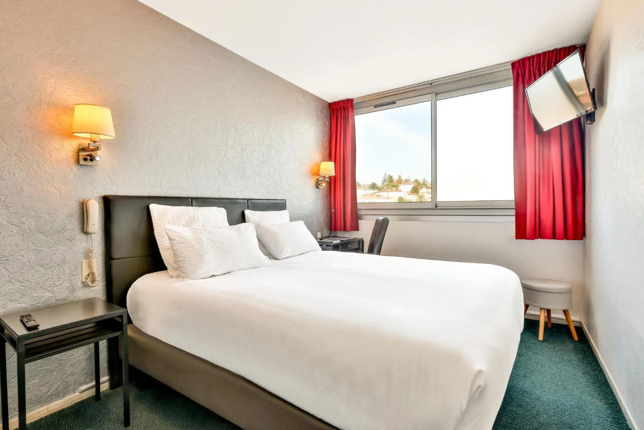 Bed in Bristol Logis Cit'Hotel Périgueux Centre