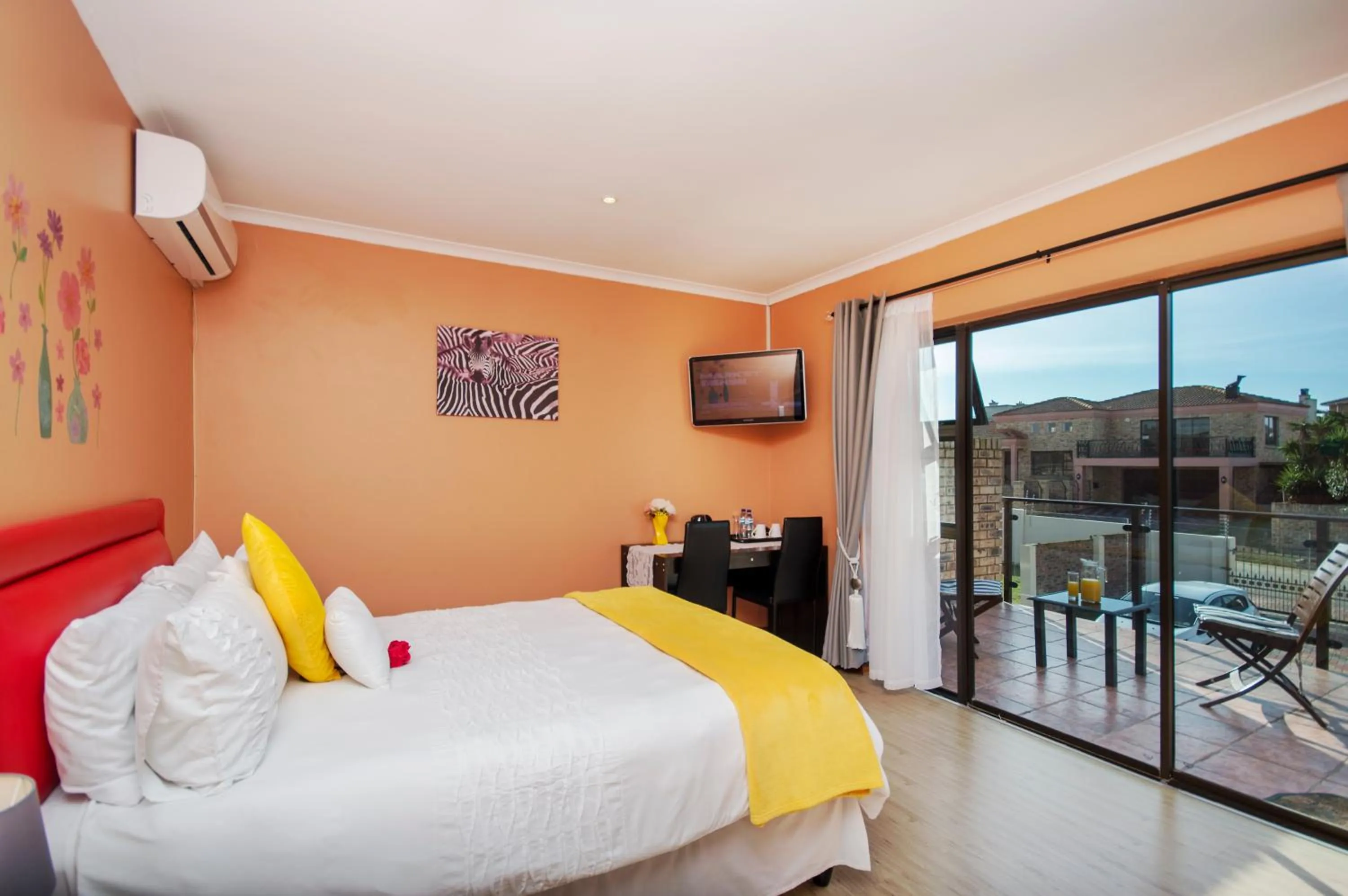 Balcony/Terrace, Bed in King Guest Lodge