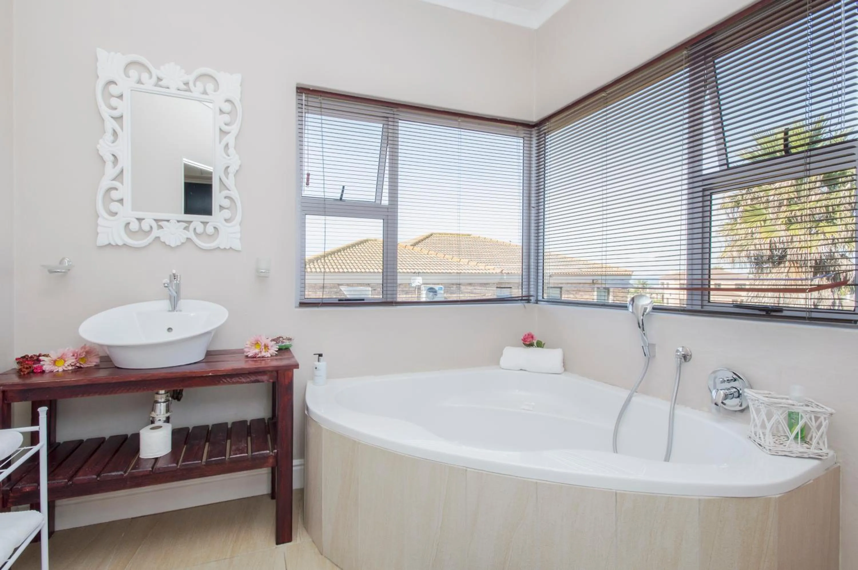 Bathroom in King Guest Lodge