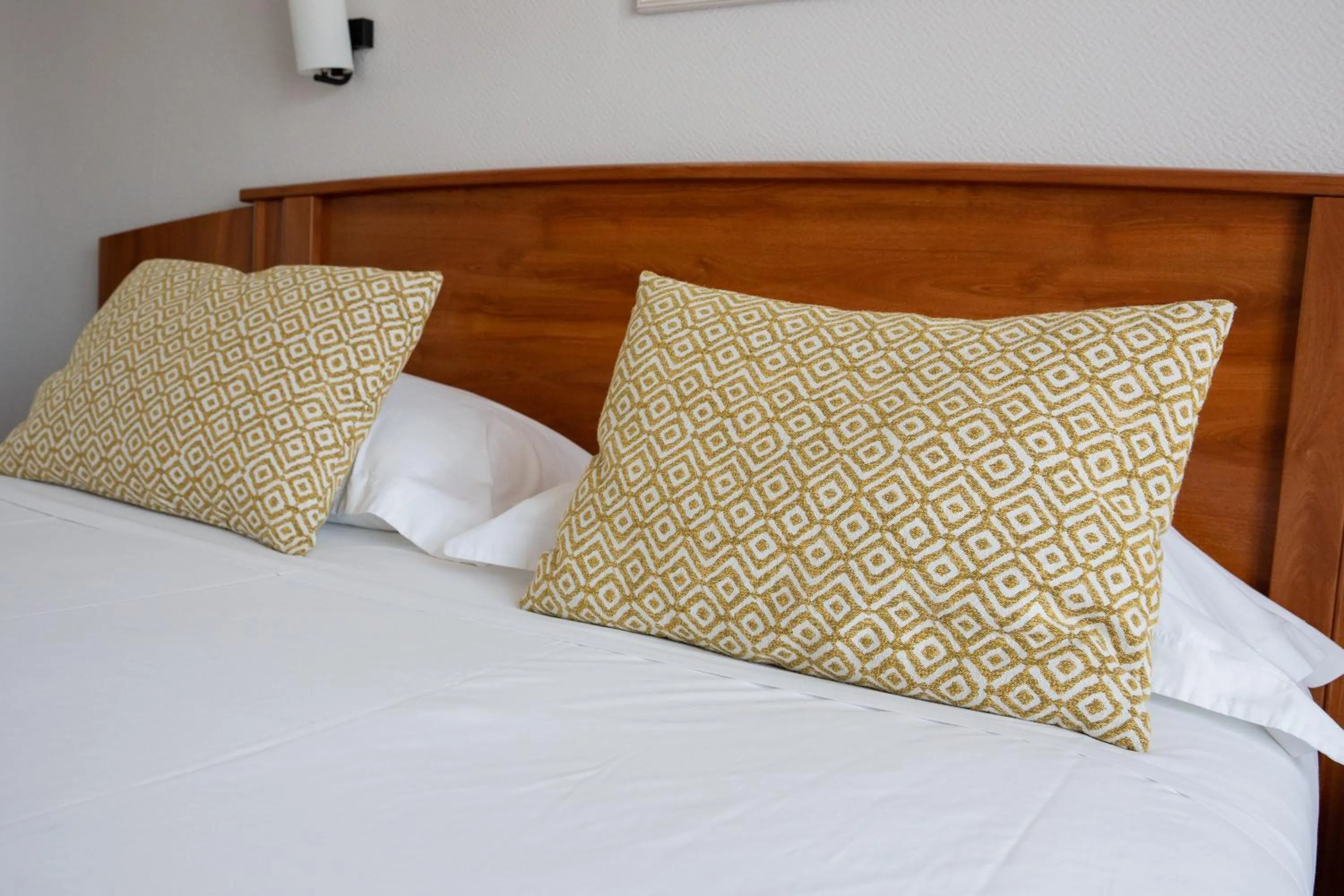 Bed in Brit Hotel Europ Bergerac