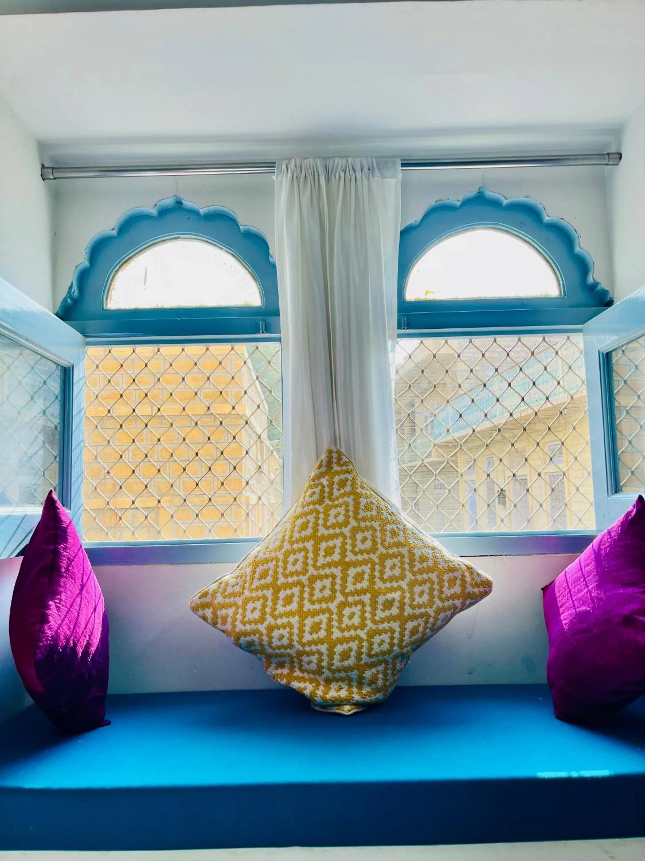 Photo of the whole room, Bed in Jaisalmer Hostel Crowd