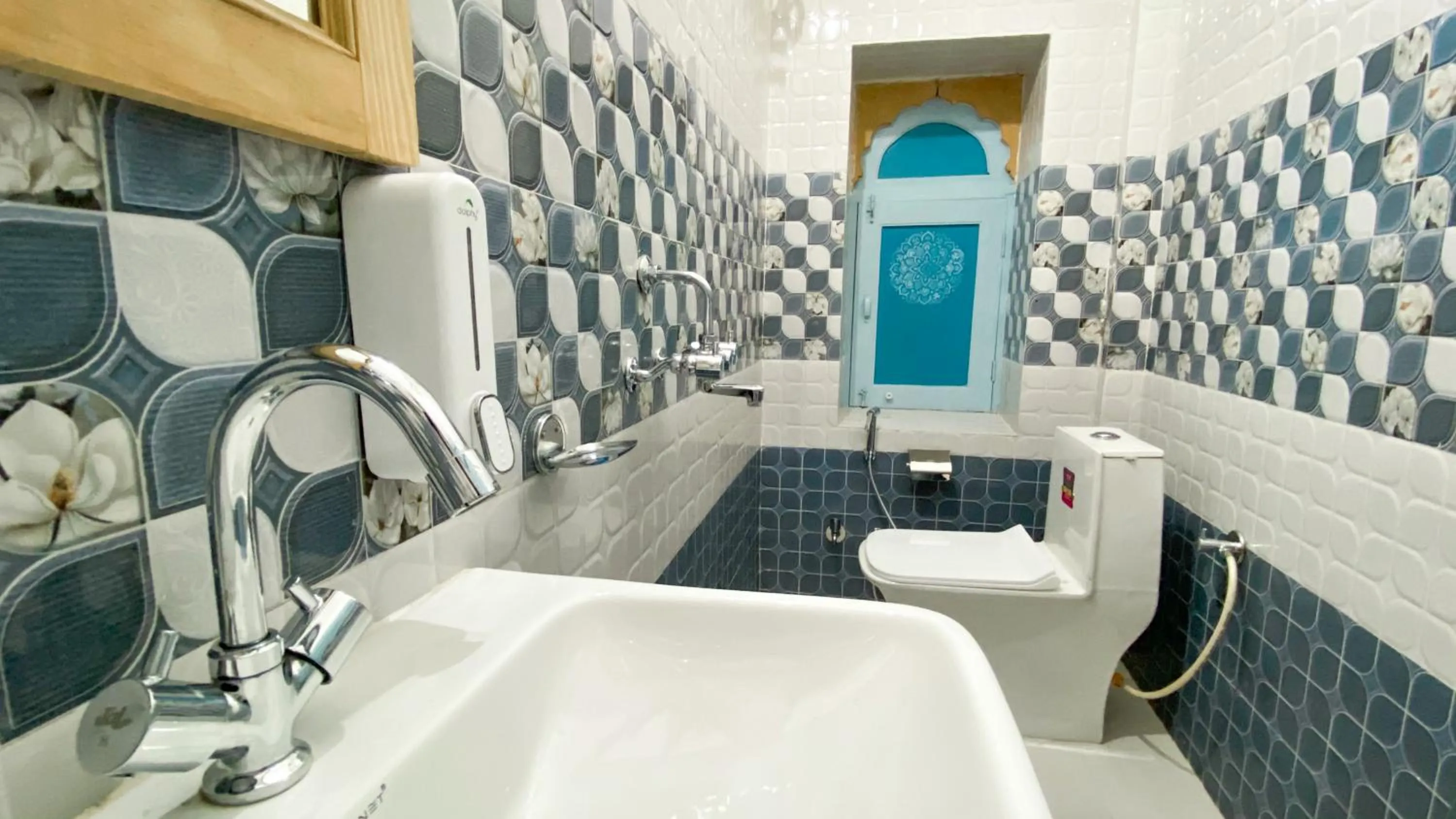 Bathroom in Jaisalmer Hostel Crowd