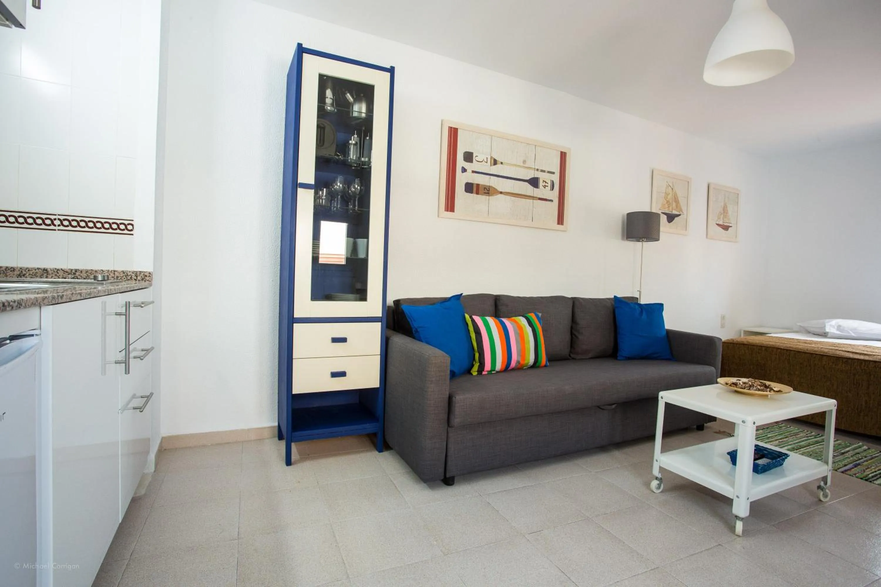 Photo of the whole room in Apartamentos Los Cantaros