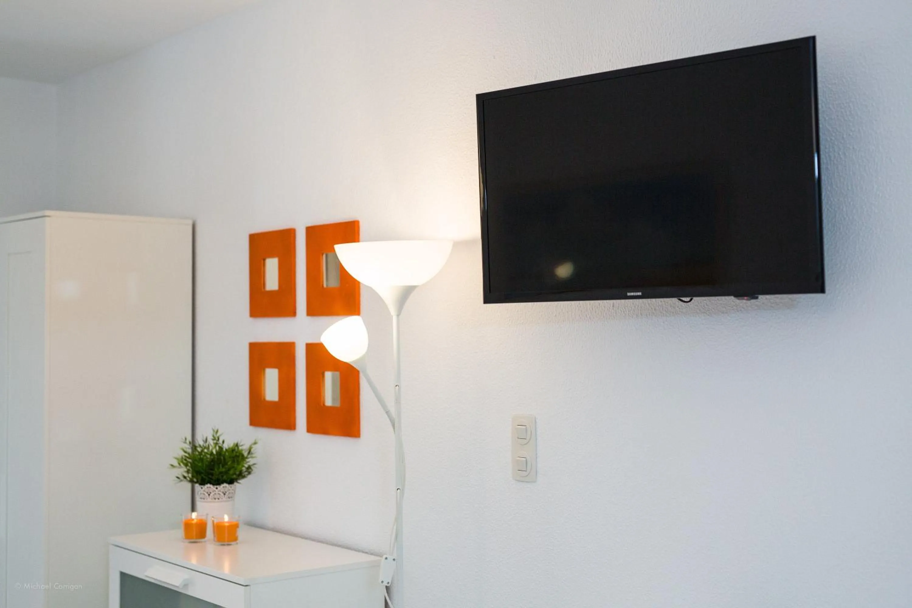 TV and multimedia in Apartamentos Los Cantaros